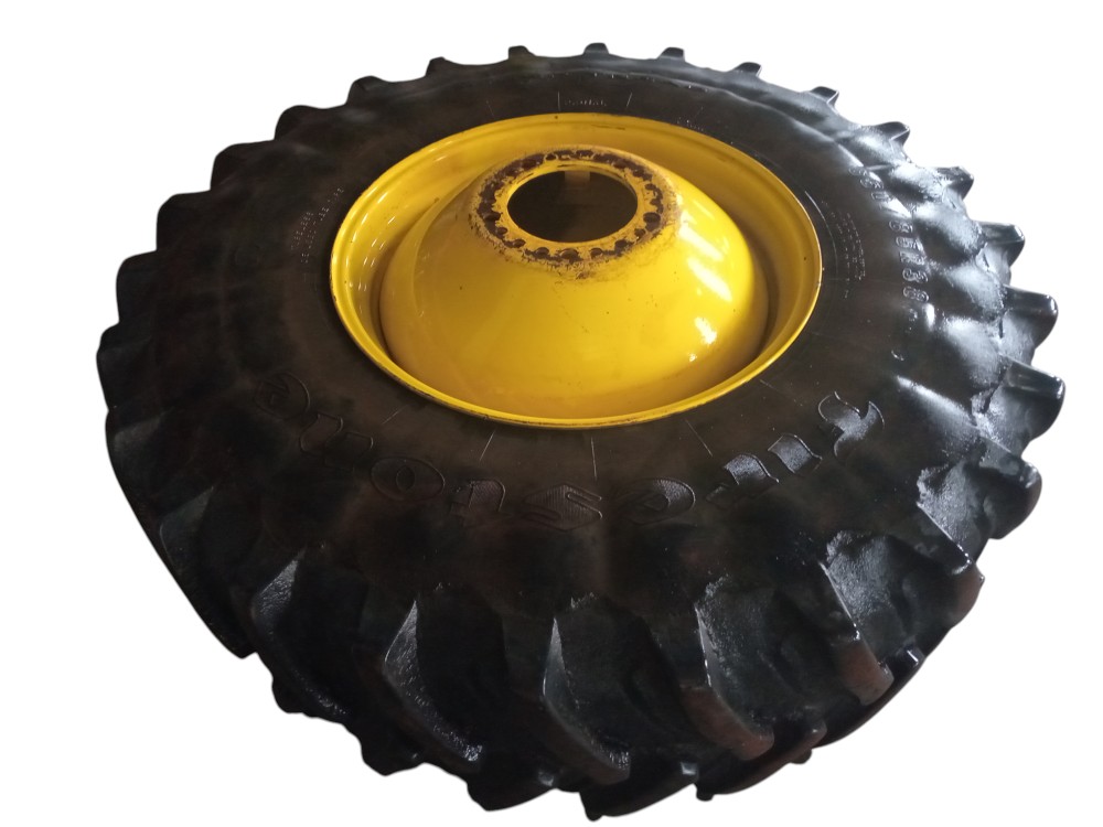 Roda 20 Furos Com Pneu Deep Tread 650 85 Aro 38 Jhon Deere Amarelo 4