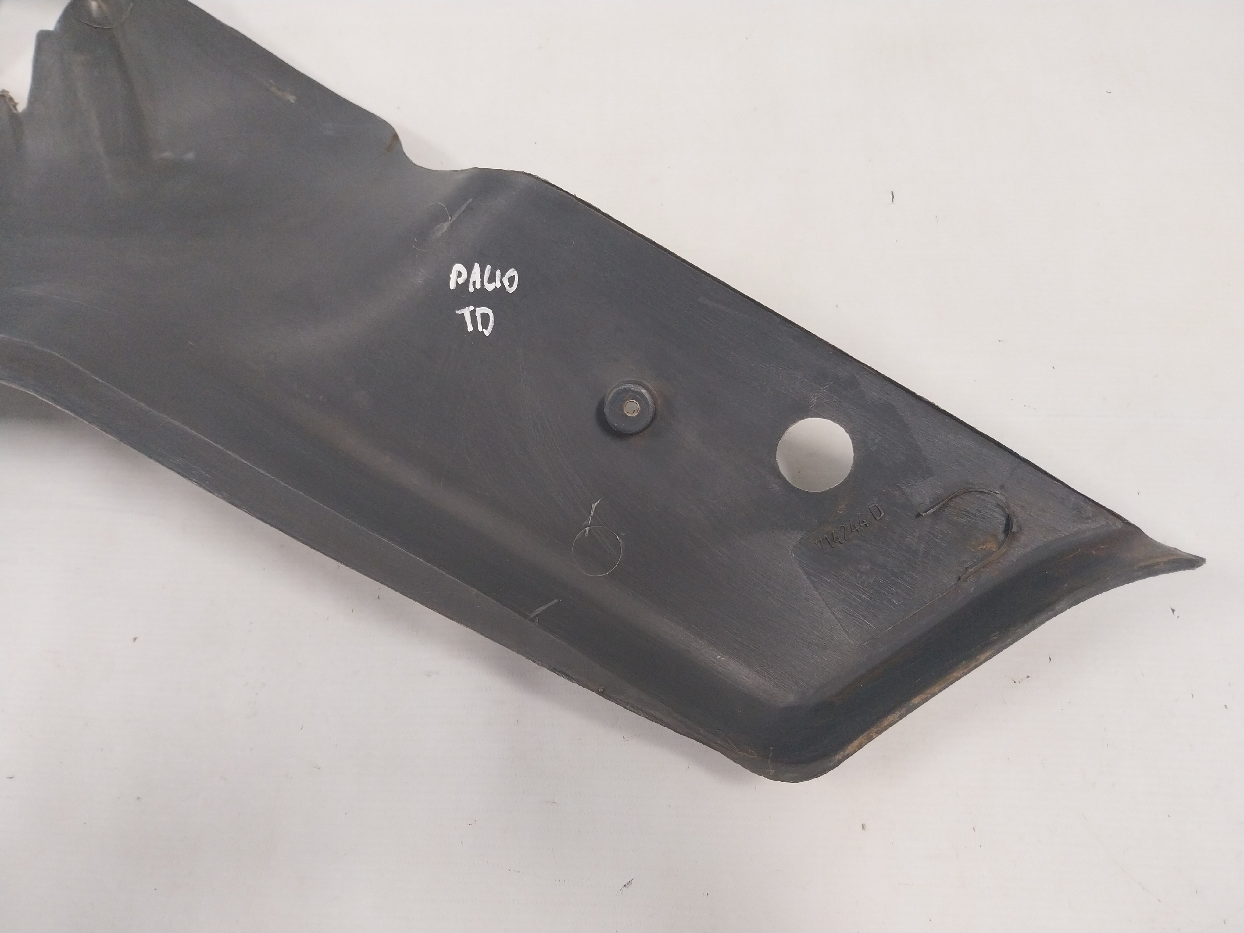Acabamento Lateral Direito Porta Malas Palio Fiasa 97 A 2000 Preto 9