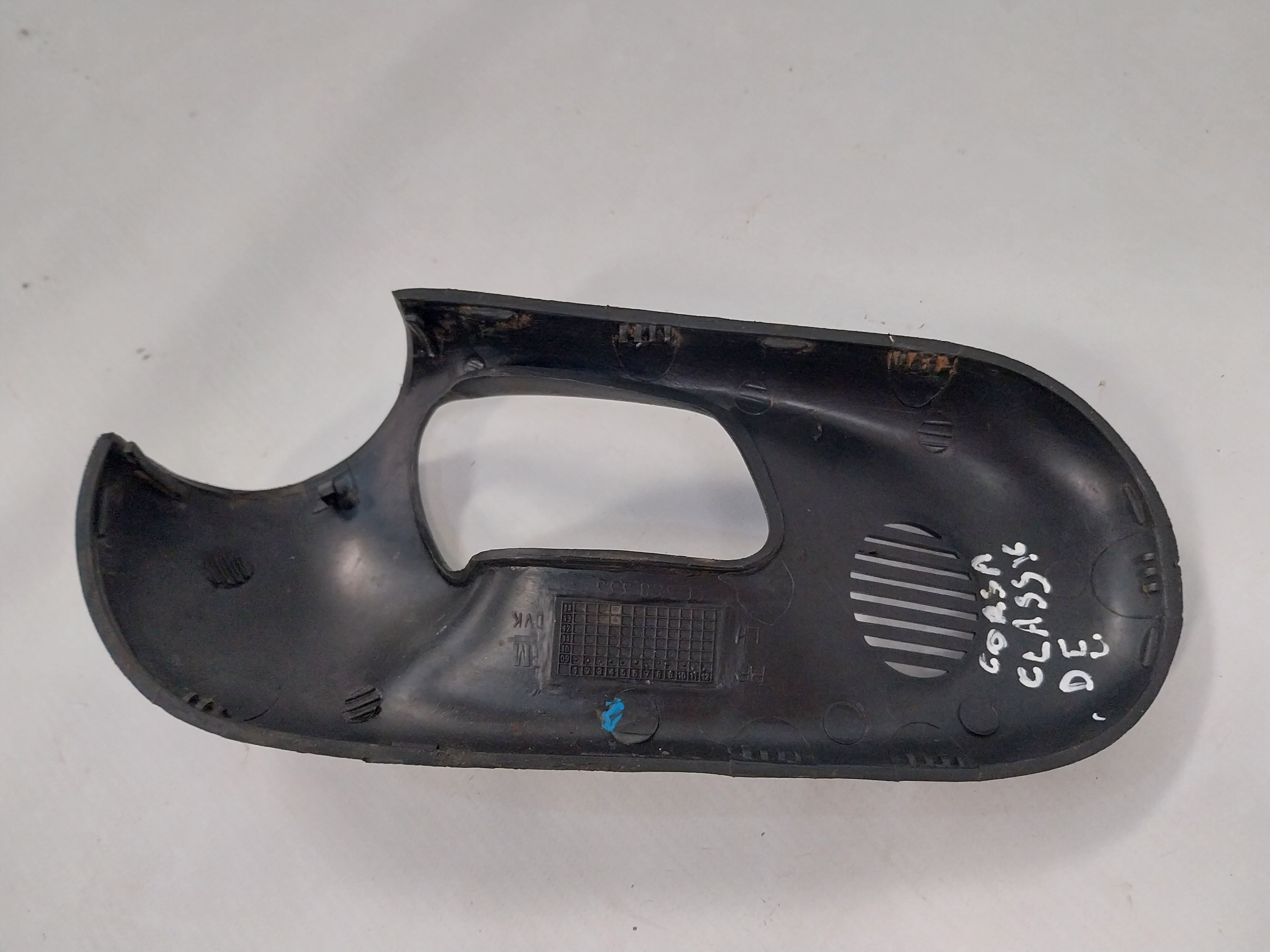 Moldura Maçaneta Dianteiro Esquerdo Corsa Classic 2009 A 15 Preto Dianteira 4