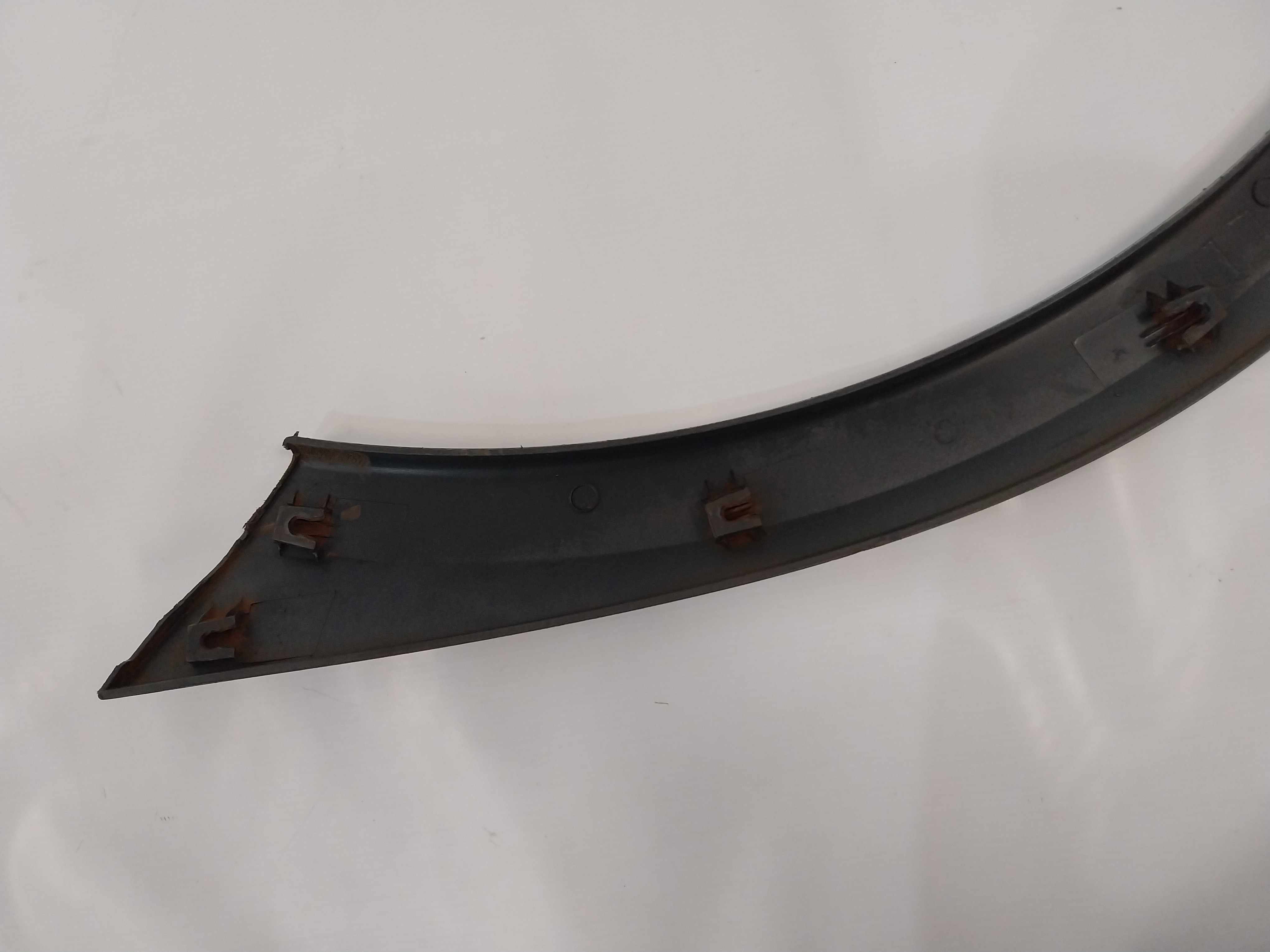 Moldura Paralama Traseiro Direito Corsa Montana 2002 A 2012  Prata