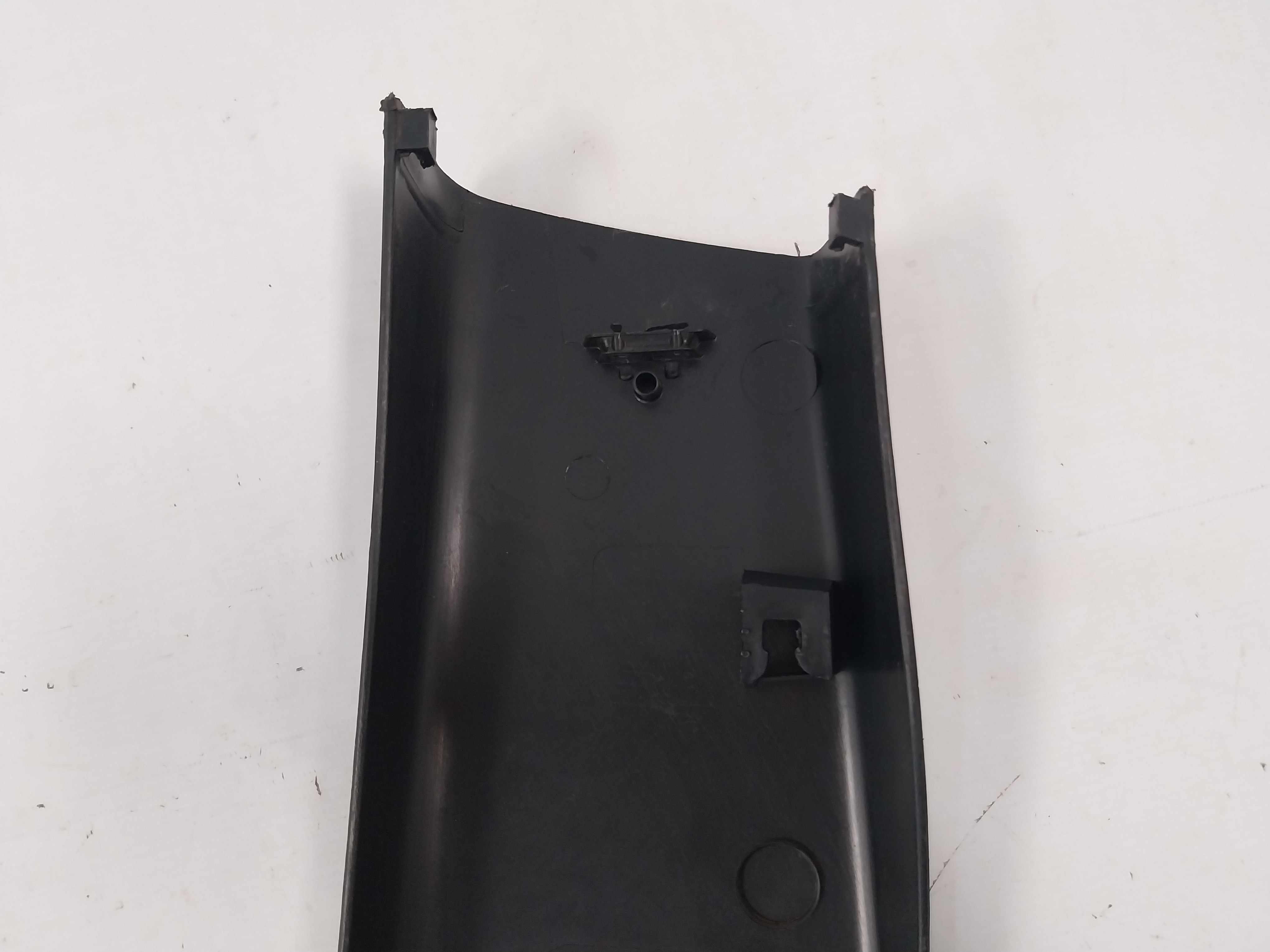 Moldura Coluna Direita Astra 99 2000 2005 2011  Preto