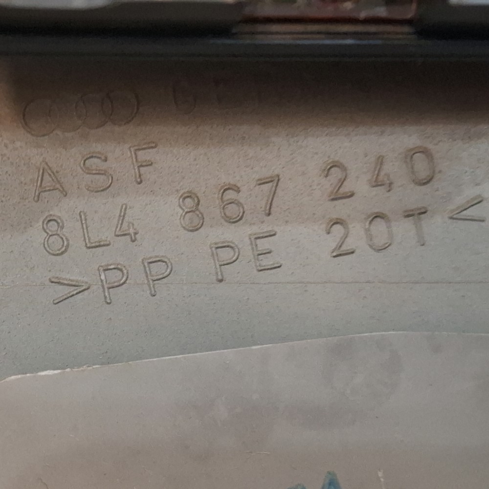 Moldura Coluna Central Direita Audi A3 97 98 99 2001 A 2006 6
