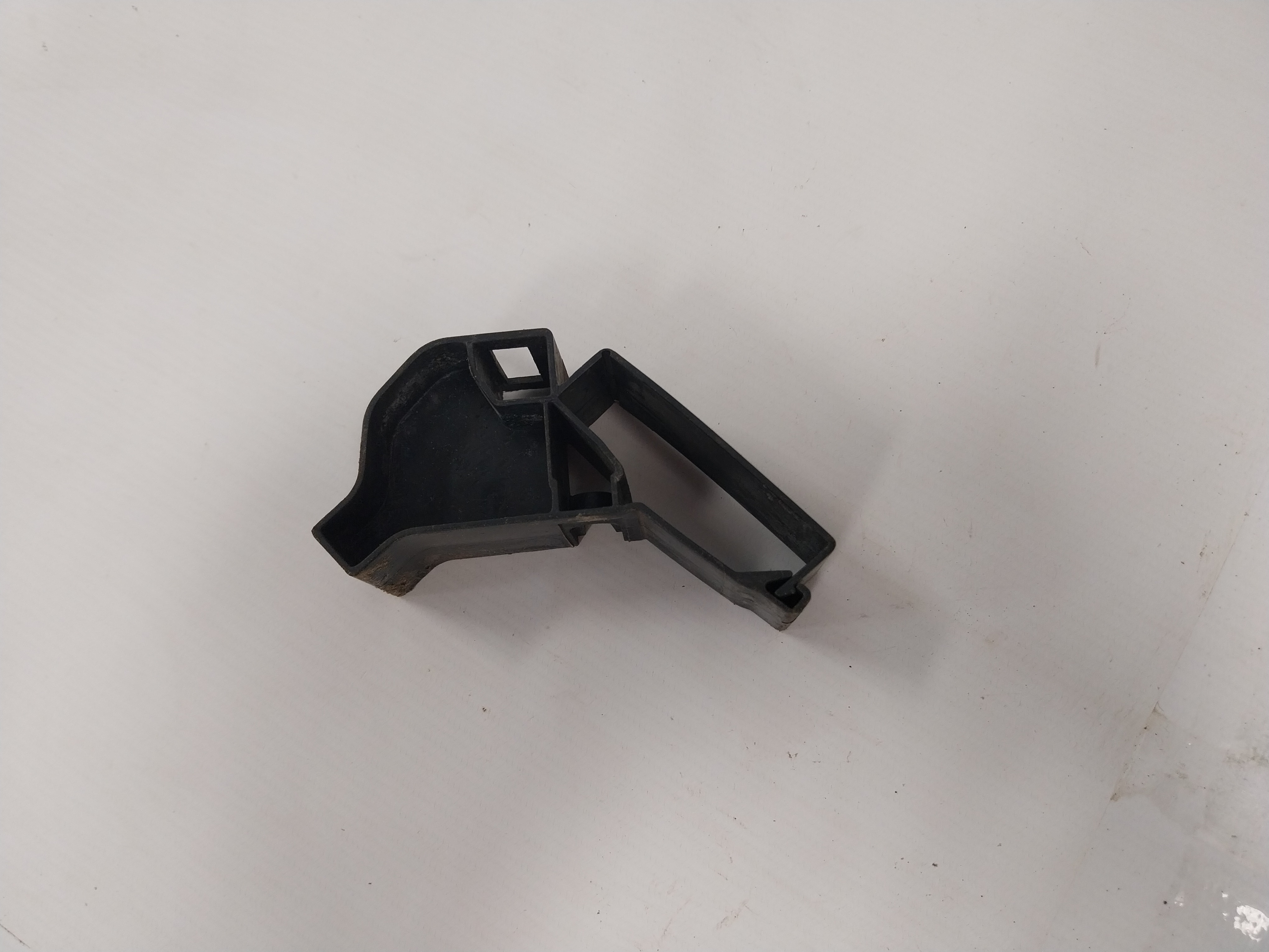 Suporte Tampa Painel Inferior Vectra 97 98 99 2000 2004 2005 Preto 2