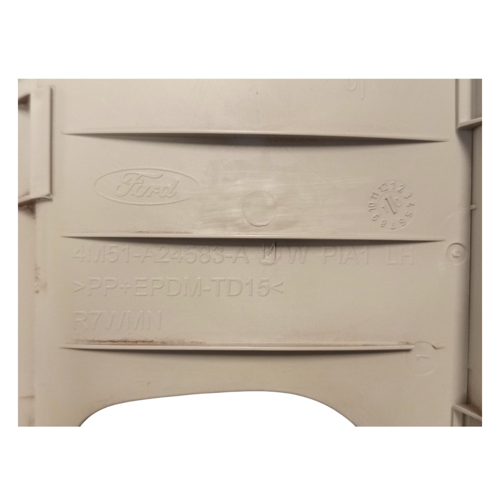 Moldura Coluna Central Esquerda Focus 2009 2010 2011 A 2013 6