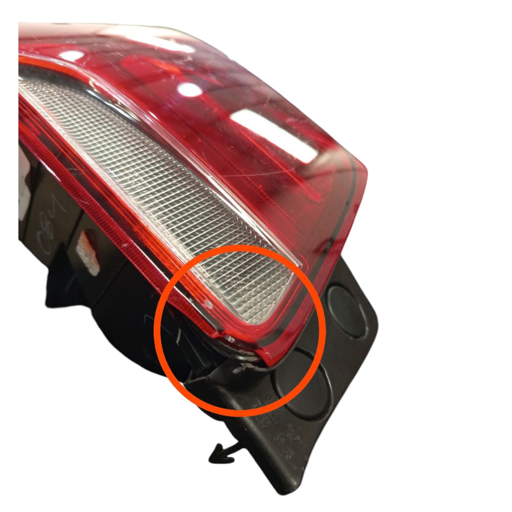 Lanterna Traseira Esquerda Onix Hatch 2020 21 24 Detalhe Esquerdo/motorista 2