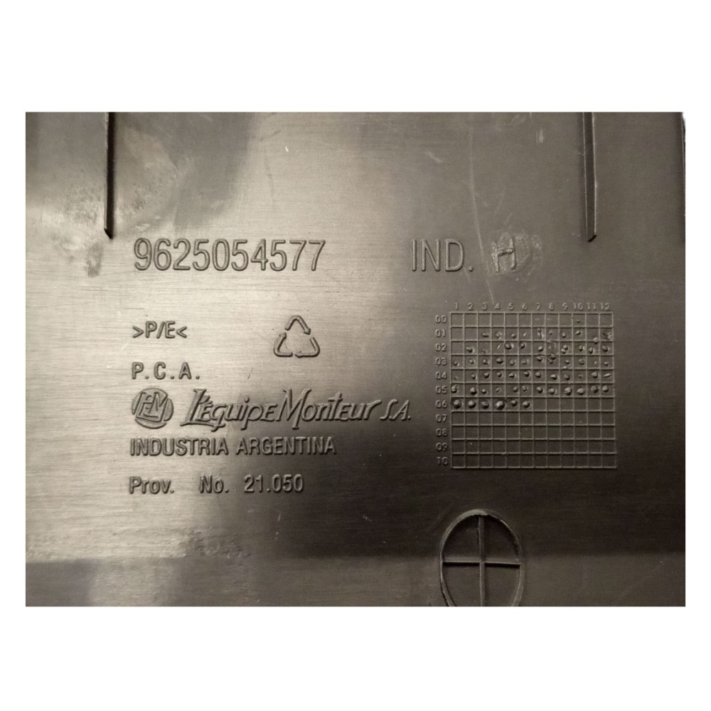 Acabamento Tampa Traseira Peugeot 206 2000 2005 2008 A 2010 Preto 8