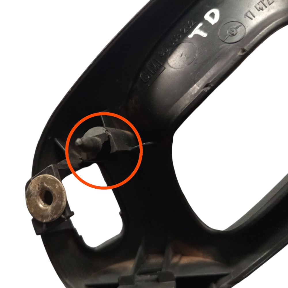 Puxador Porta Traseira Direita Vectra 97 98 99 2005 Detalhe 2