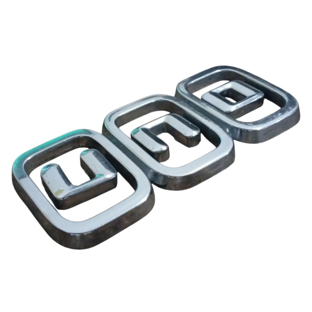 Emblema Traseiro Uno Vivace 2010 2012 2014 2016 2018 – Prata 3