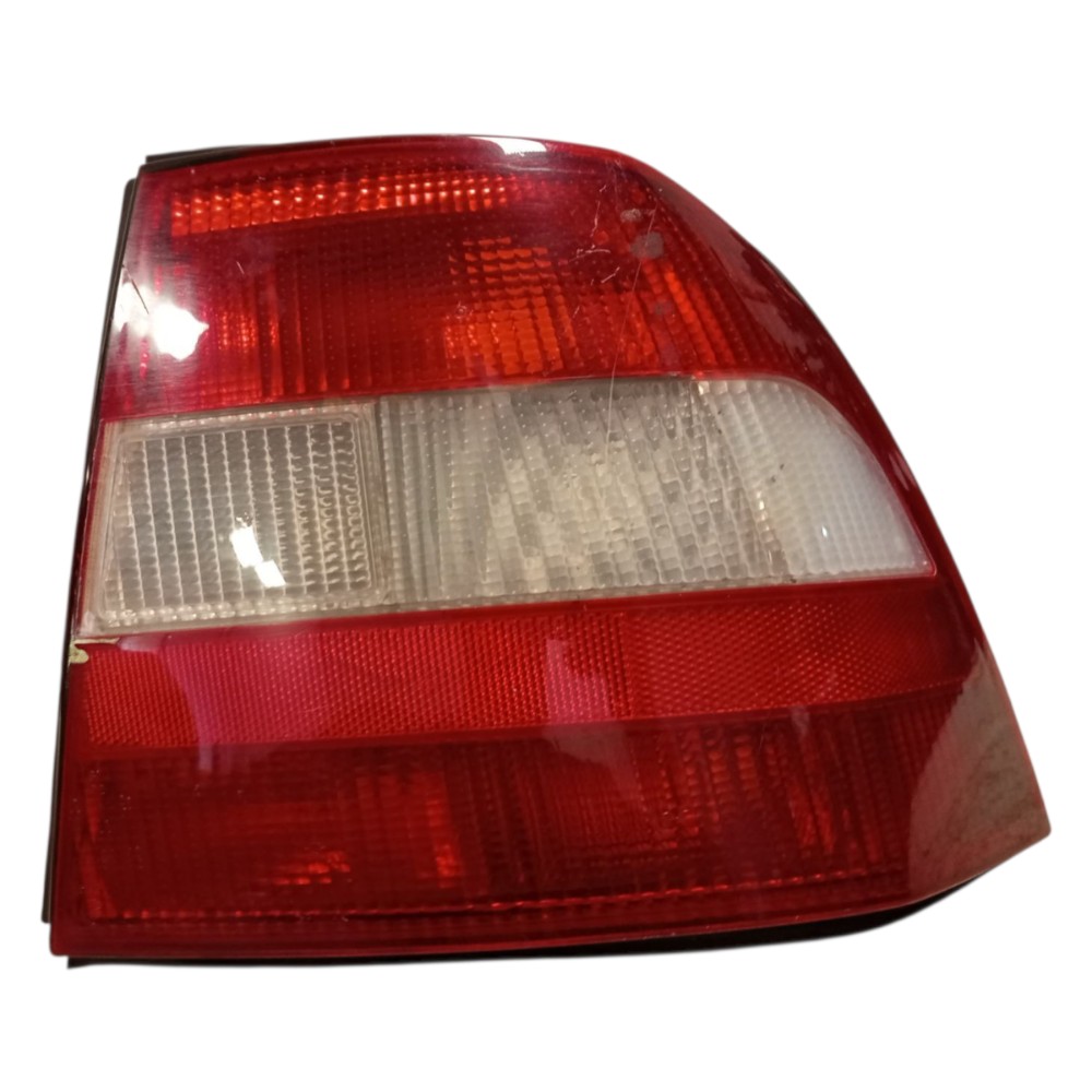 Lanterna Traseira Direita Gm Vectra 97 98 99 2000 2002 2005 Direito/passageiro