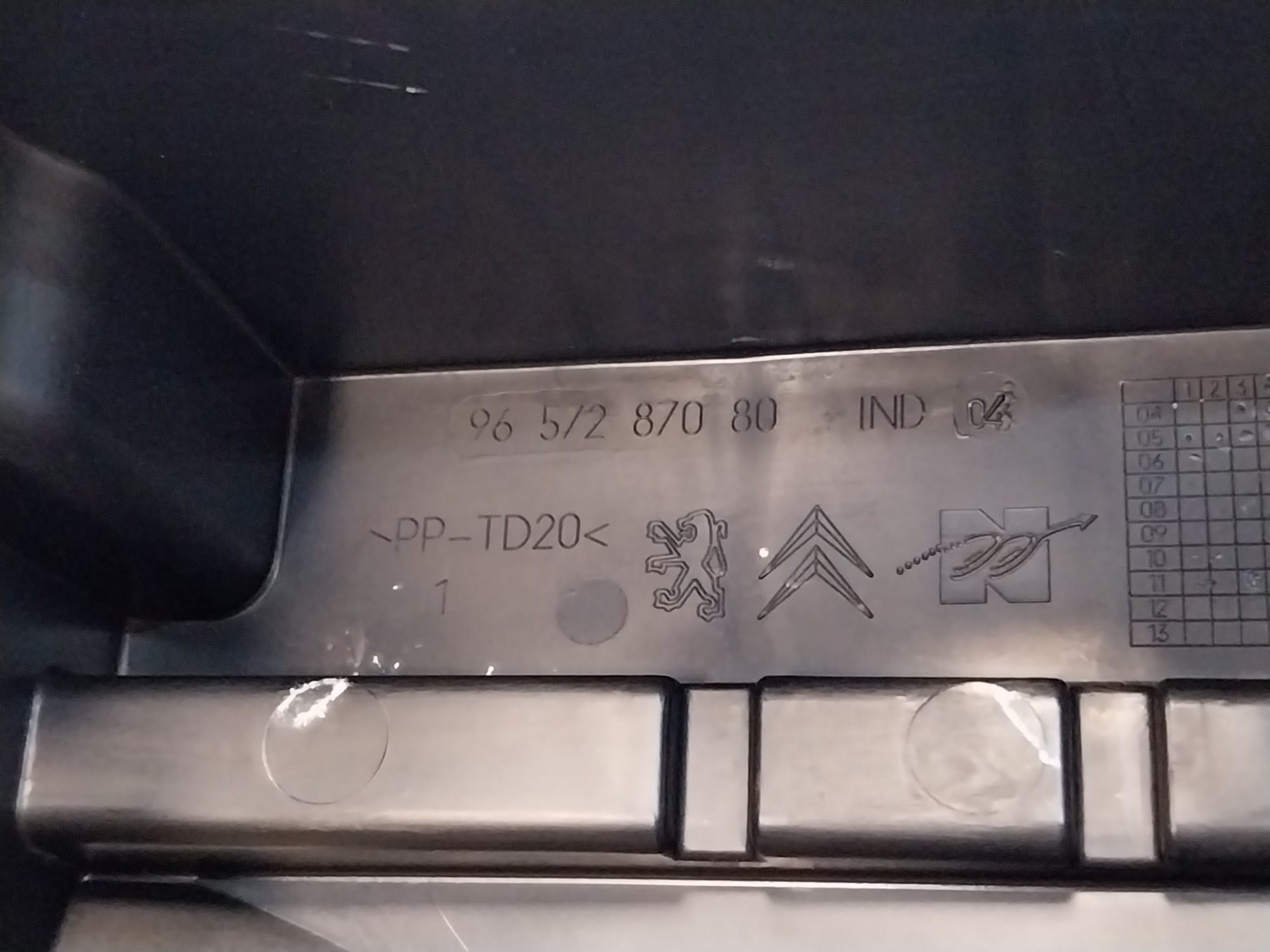 Suporte Base Caixa Fusível Citroën C3 Picasso Aircross 2011 5