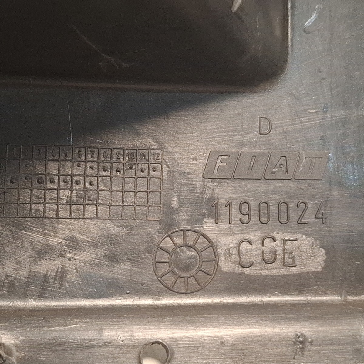 Suporte Bagagito Direito Uno 84 86 88 90 92 94 A 96 Detalhe Preto 10