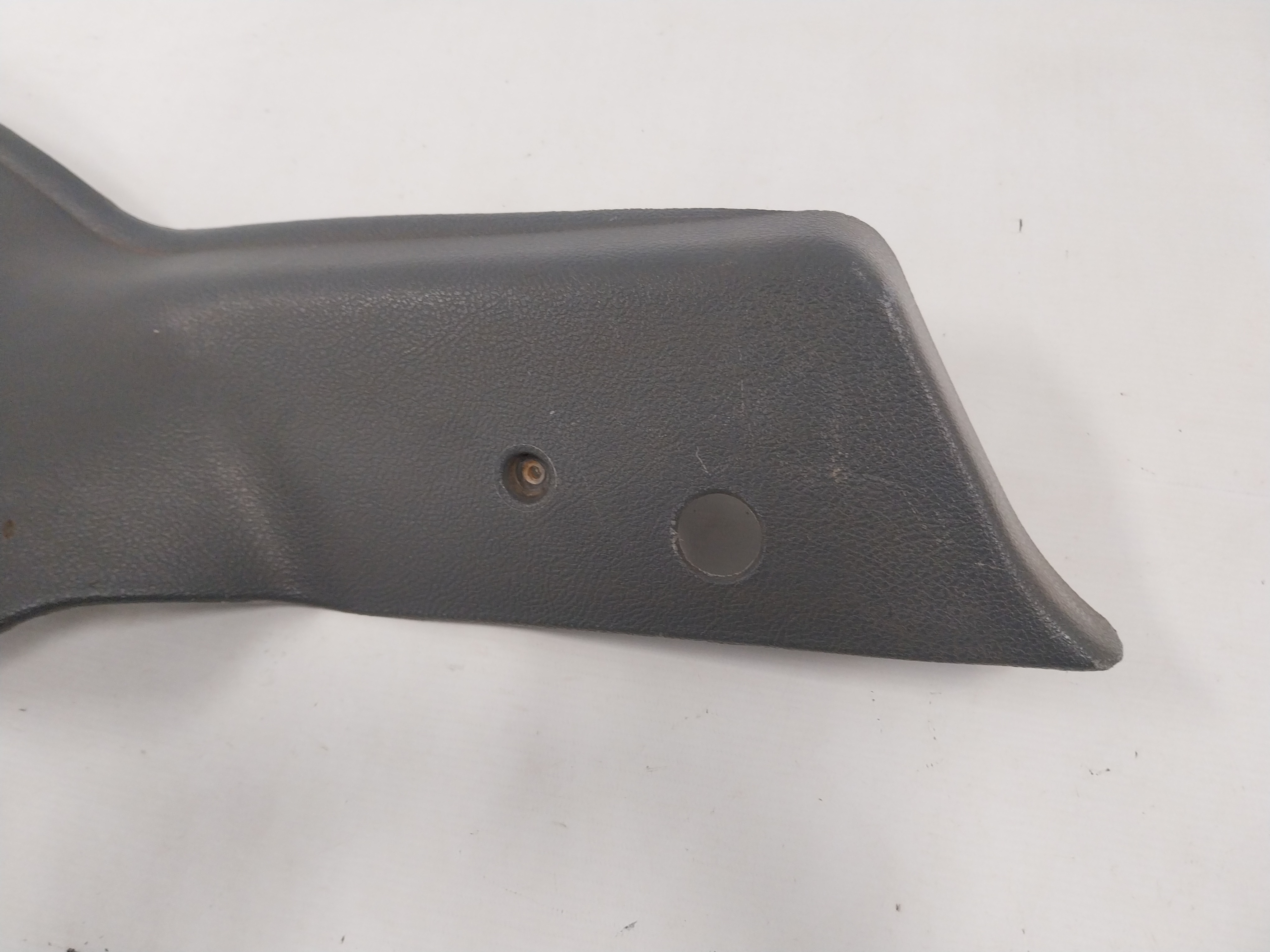Acabamento Lateral Direito Porta Malas Palio Fiasa 97 A 2000 Preto 4