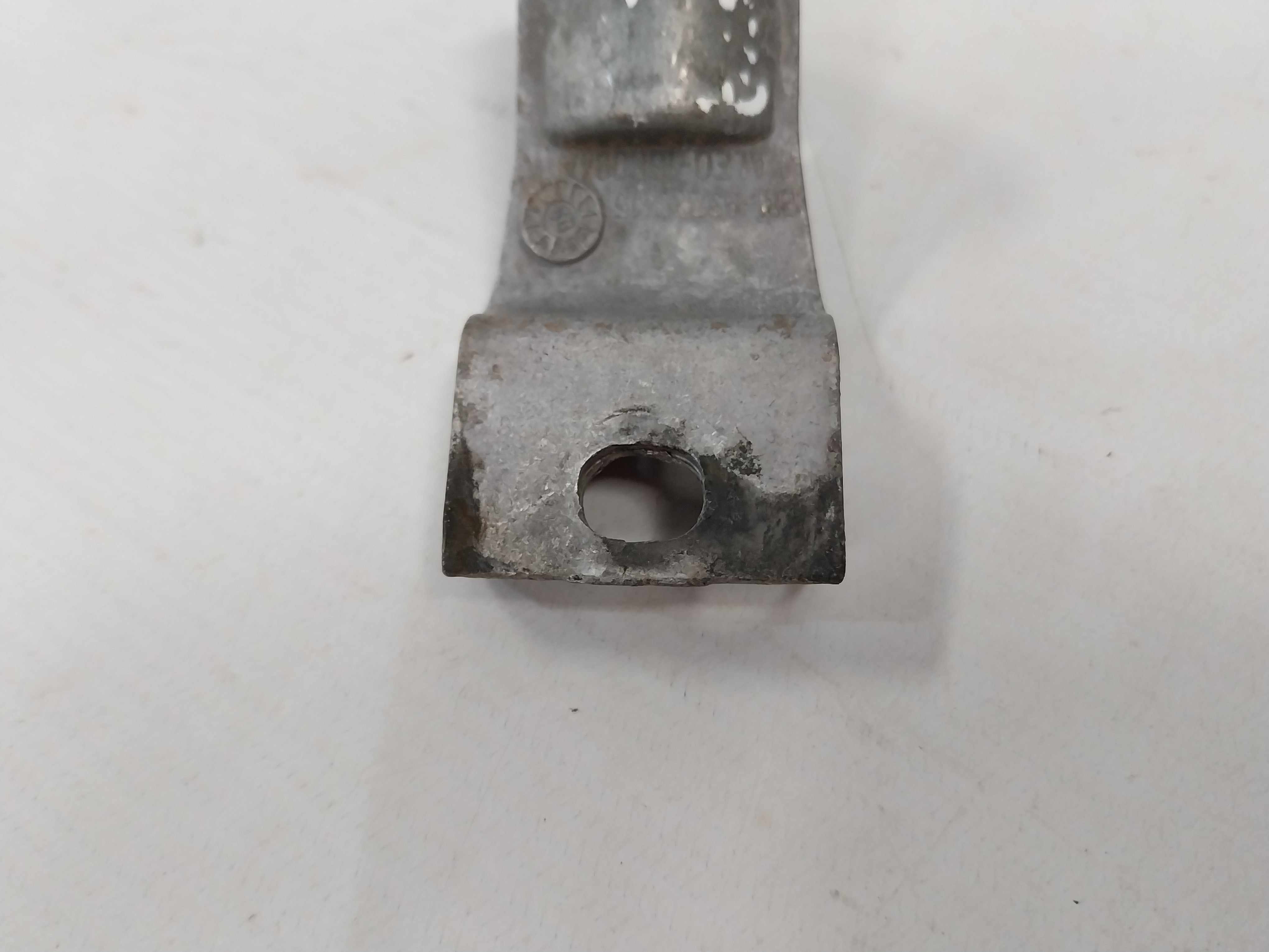 Suporte Superior Esquerdo Radiador Celta 2006 2010 2011 2015 3