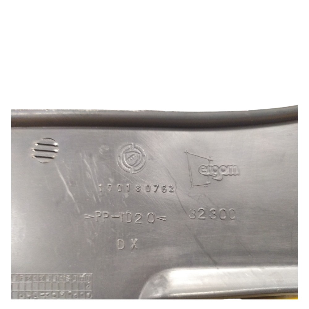 Moldura Lateral Direito Console Uno Vivace 2010 2011 A 2015 4