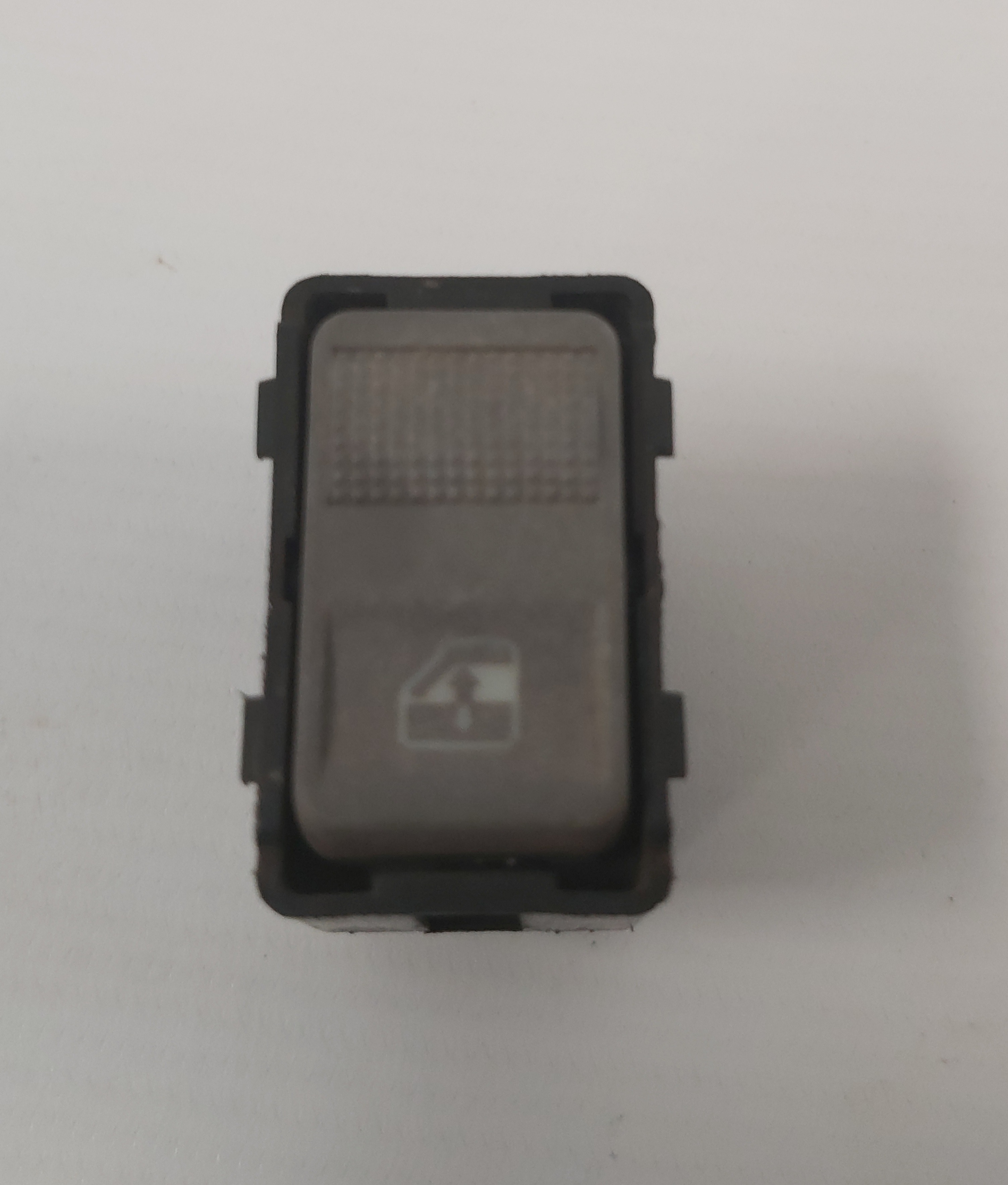 Botão Vidro Elétrico Vw Gol Parati 99 A 03 1