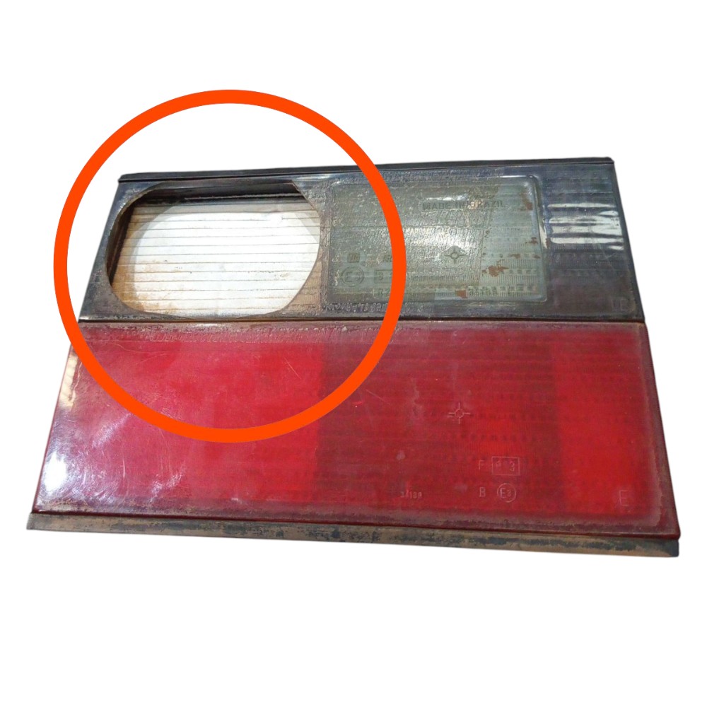 Lanterna Tampa Traseira Esquerda Santana 91 92 A 96 Detalhe Vermelho E Transparente 2