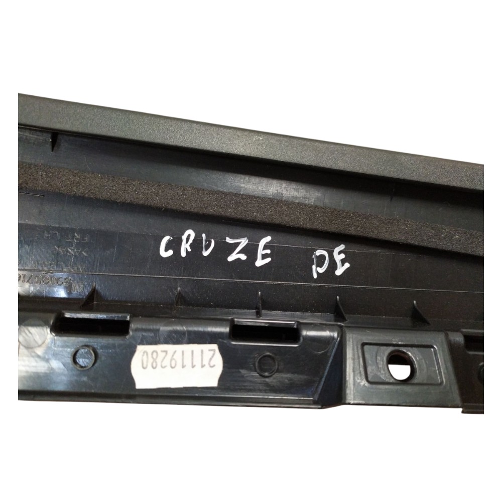 Aplique Moldura Porta Dianteira Esquerda Cruze 2016 A 2020 Preto 3