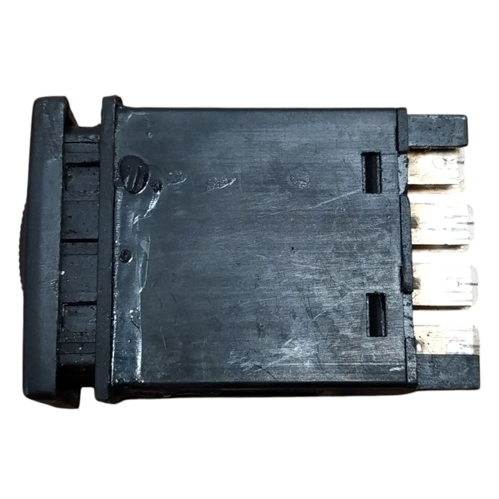 Interruptor Botão Pisca Alerta Santana Quantum 99 2000 2006 Preto 2