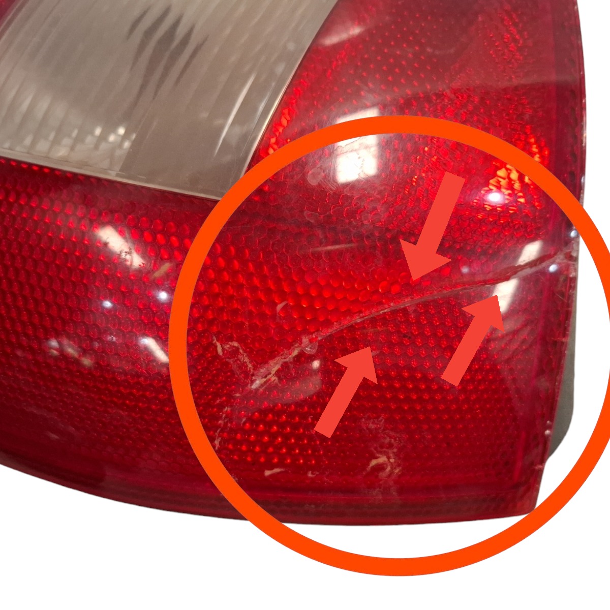 Lanterna Traseira Direita Audi A3 97 98 2001 A 2006 Detalhe  Direito Bicolor 2