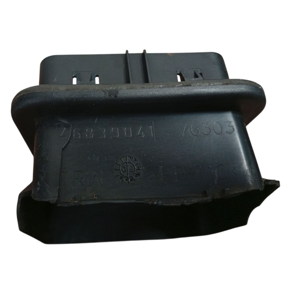 Moldura Difusor Saída Ar Traseira Uno 2010 2014 2018 Detalhe 7