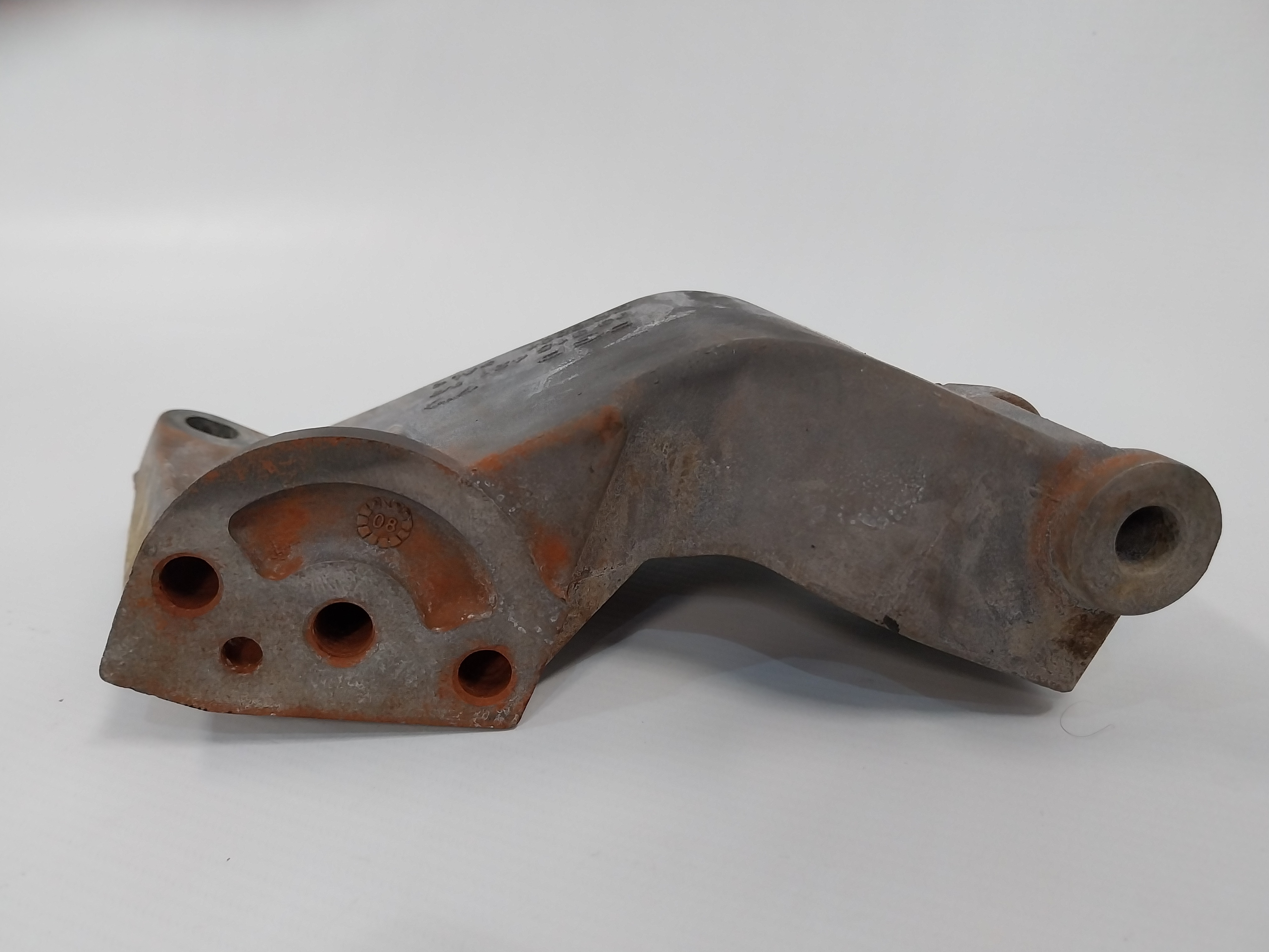 Suporte Alternador Corsa Montana Meriva 2002 A 2012 93315421