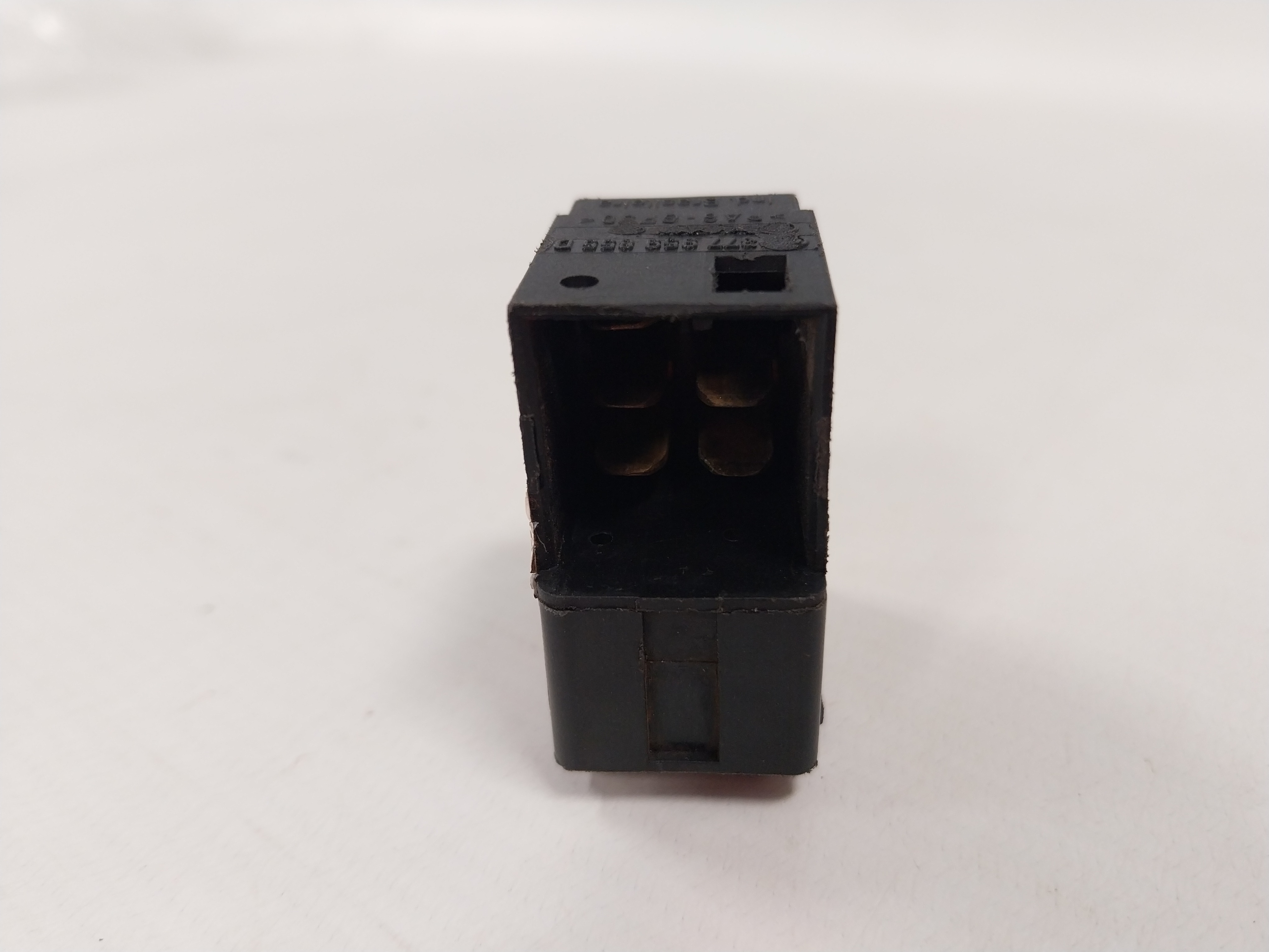 Botão Vidro Elétrico Traseiro Direito Gol Parati G3 98 A 06 5