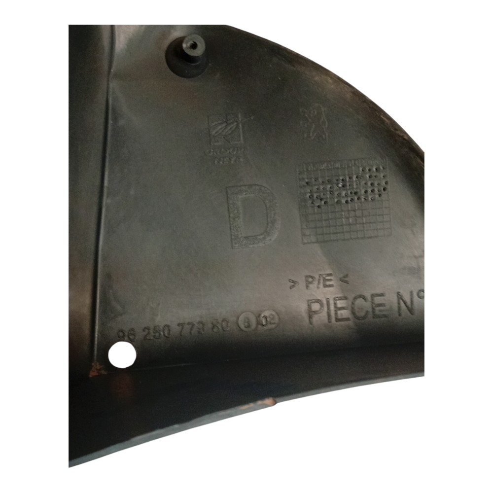 Parabarro Traseira Direita Peugeot 206 99 2005 2006 2009 2