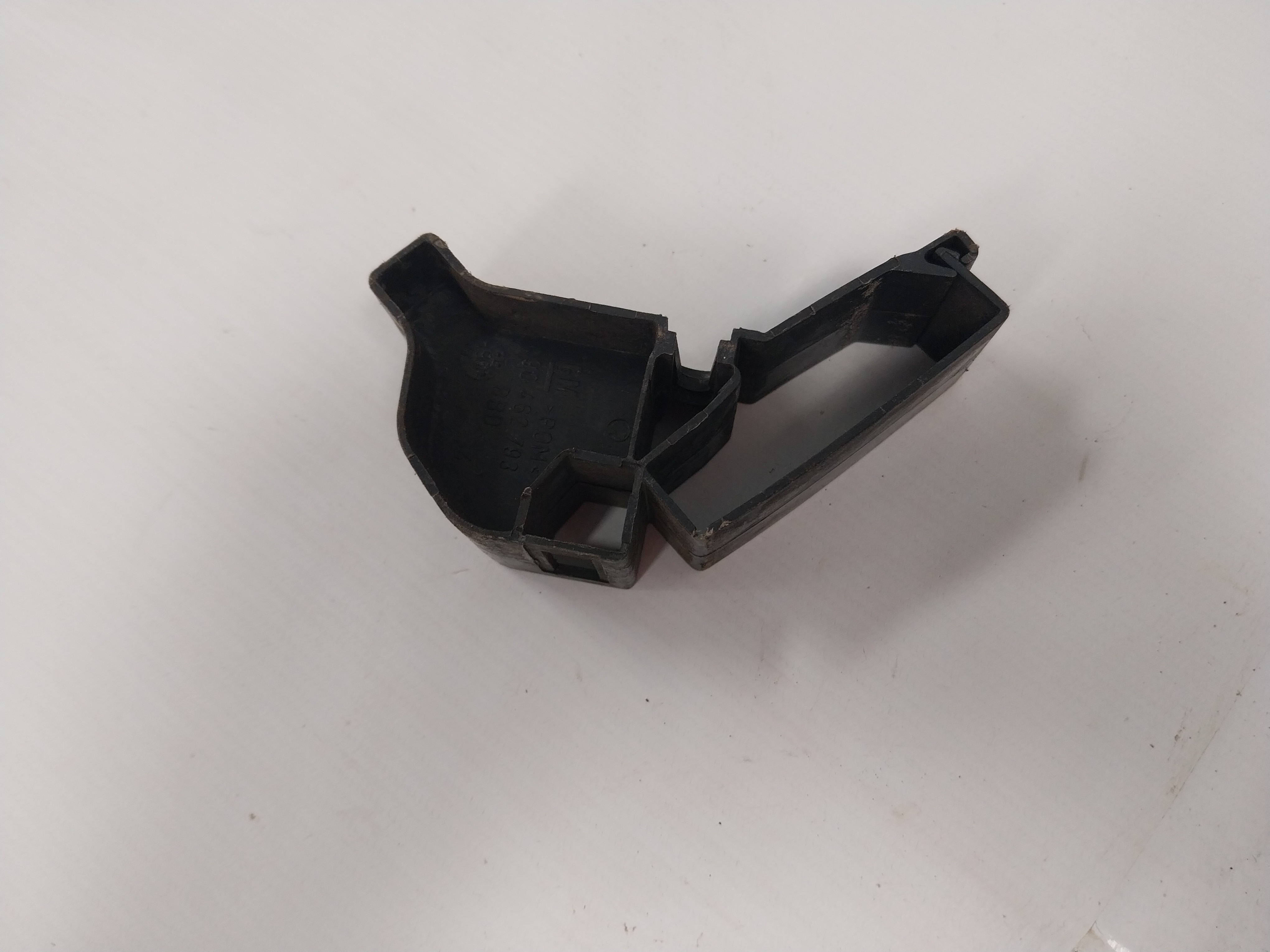 Suporte Tampa Painel Inferior Vectra 97 98 99 2000 2004 2005 Preto