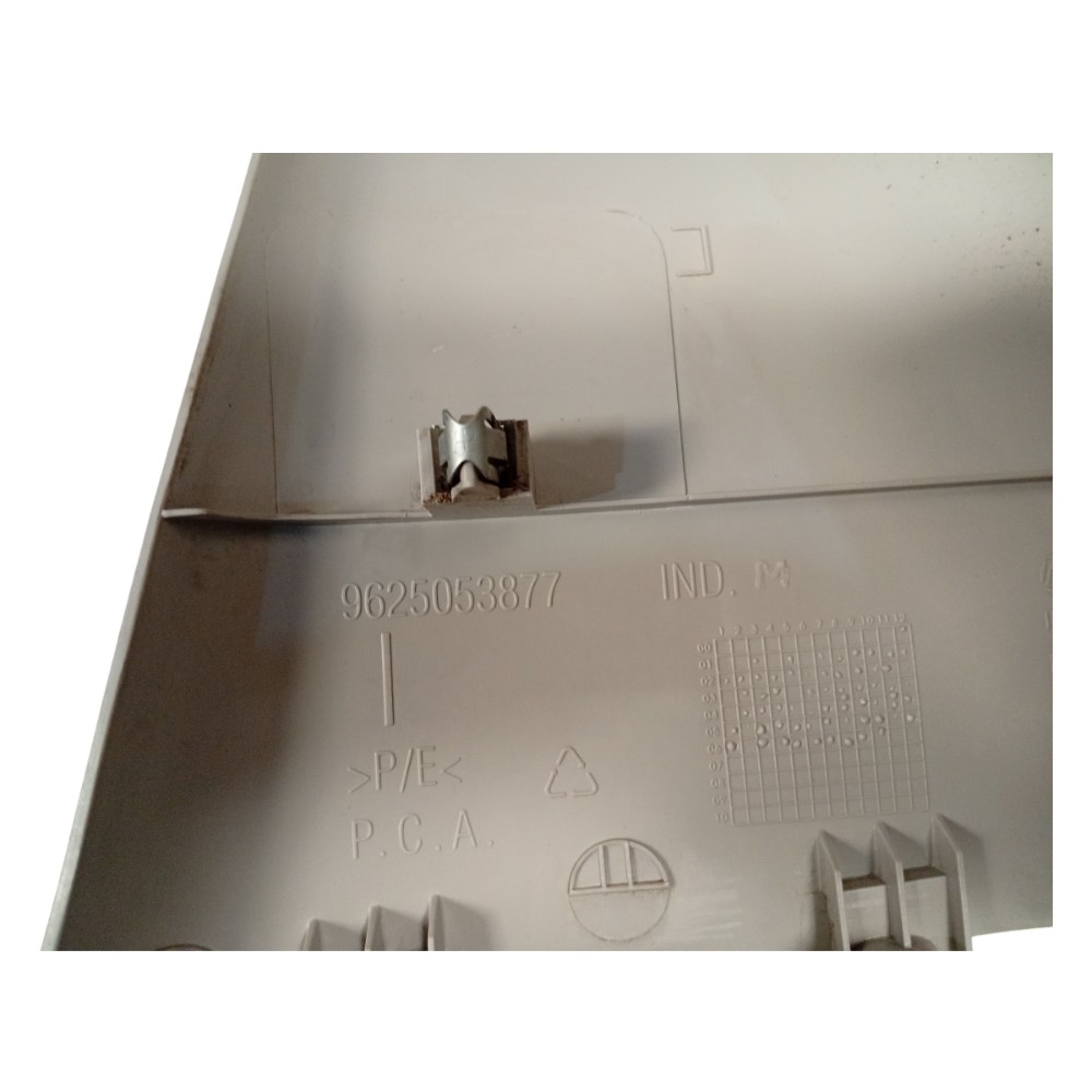 Suporte Tampão Bagagito Esquerdo Peugeot 206 2000 2001 2008 Creme 4