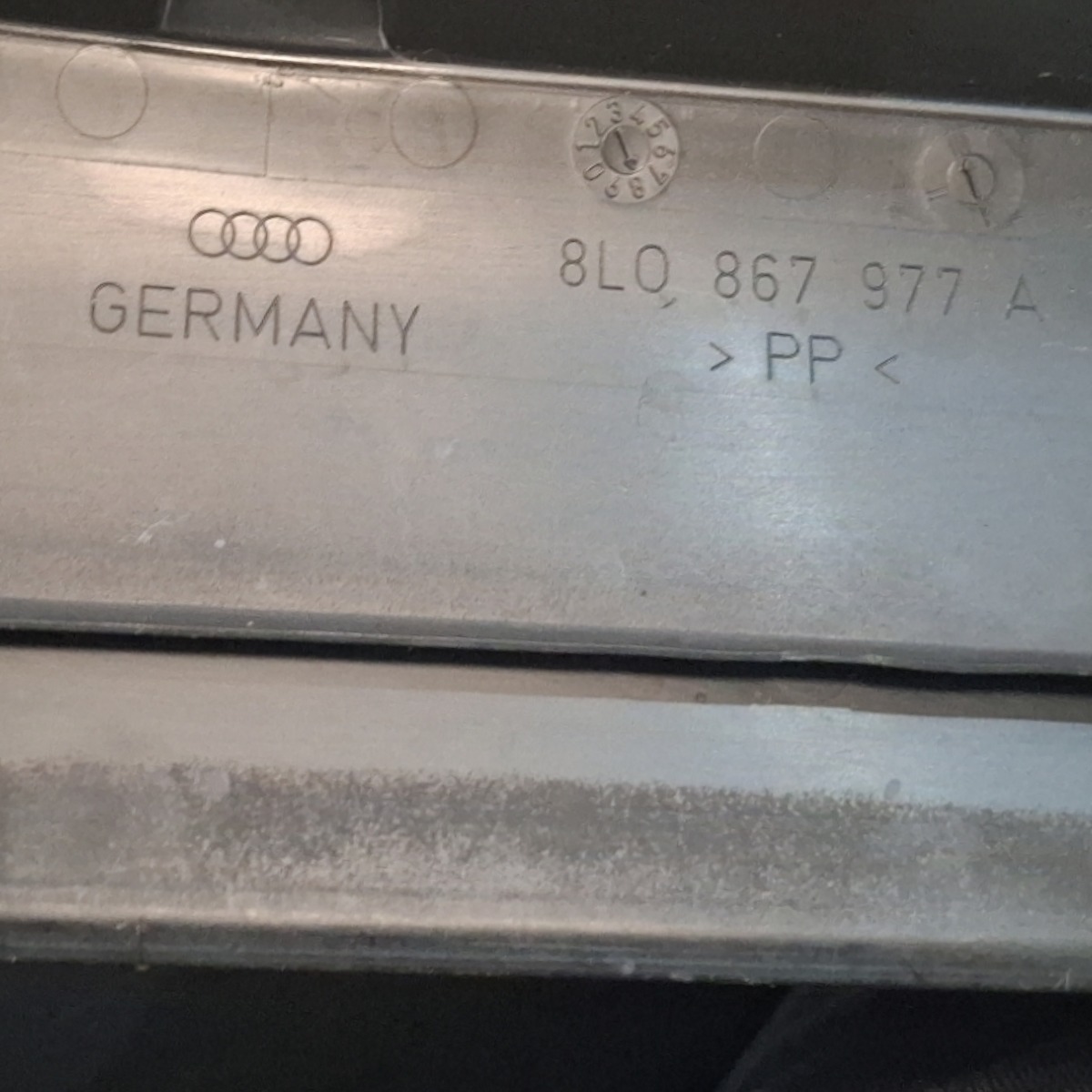 Moldura Acabamento Porta Malas Audi A3 97 98 A 2006 Detalhe 8