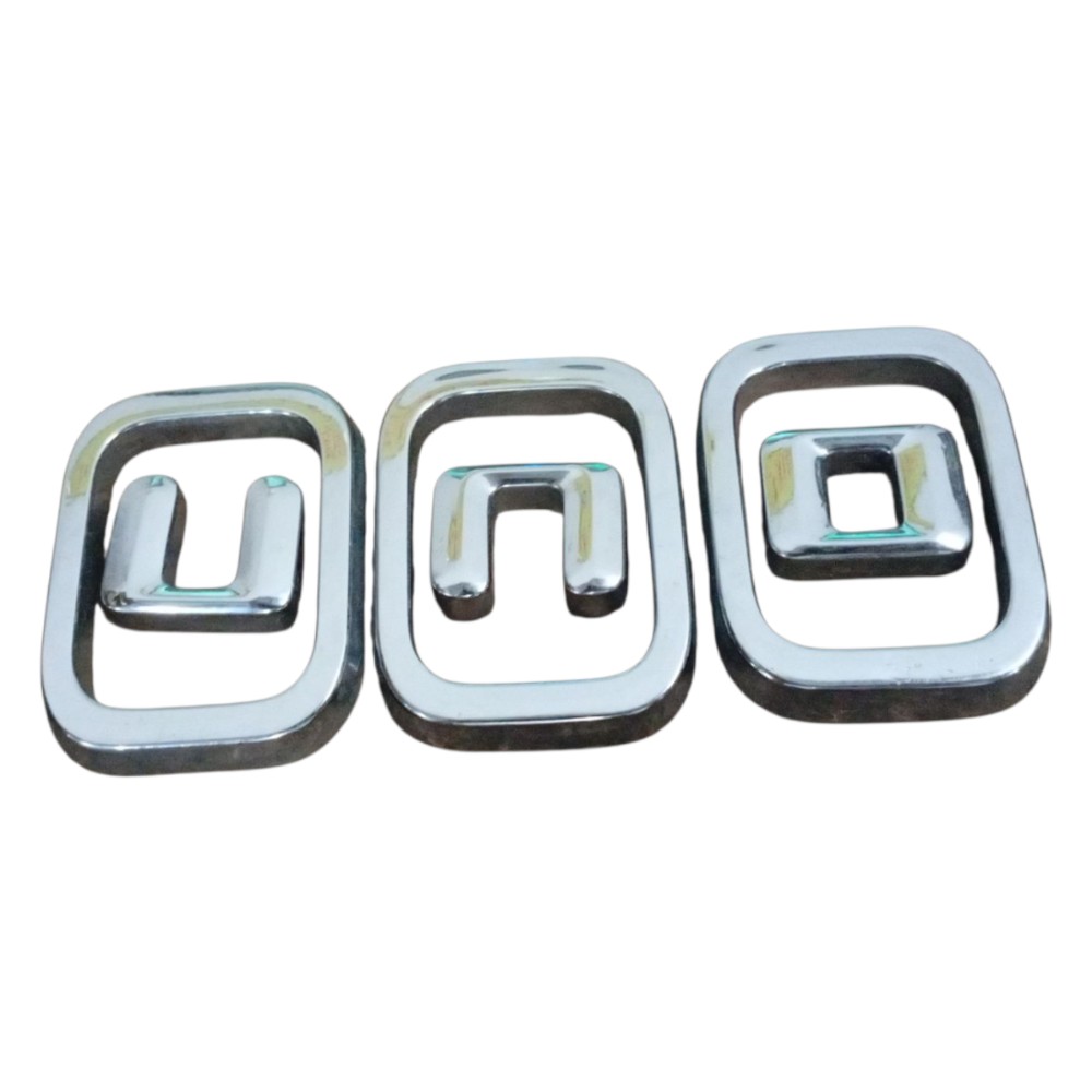 Emblema Traseiro Uno Vivace 2010 2012 2014 2016 2018 – Prata 2