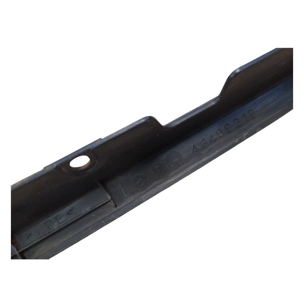 Moldura Esquerda Externa Parabrisa Palio 96 97 98 99 2000 5
