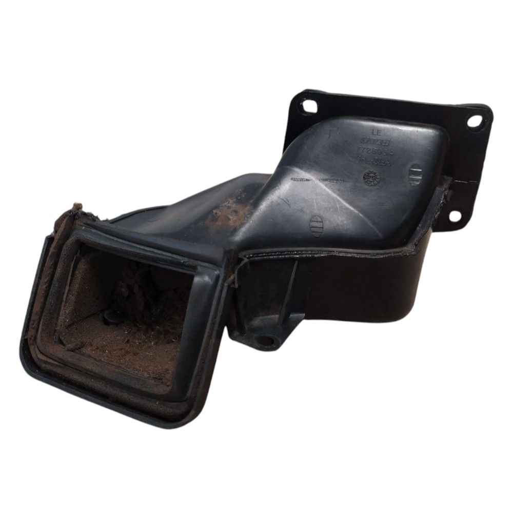 Duto Difusor Ar Esquerdo Uno 91 92 93 2000 A 2004 7728932
