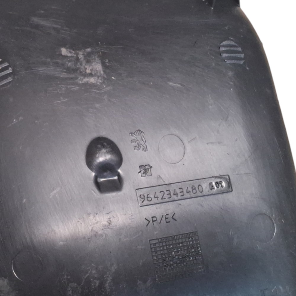 Parabarro Traseiro Direito Peugeot 206 2001 2003 2006 A 2008 2