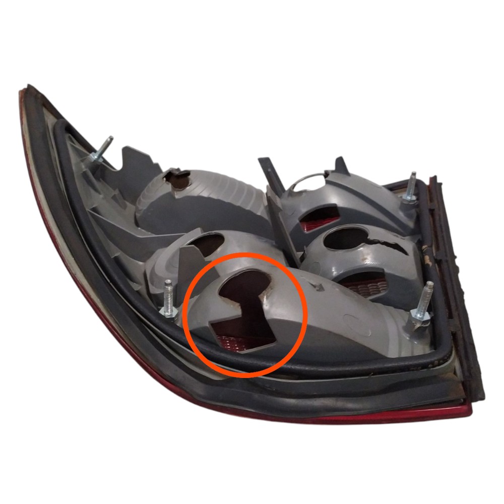 Lanterna Traseira Esquerda Vectra 97 2000 2002 2005 Detalhe Esquerdo/motorista 4