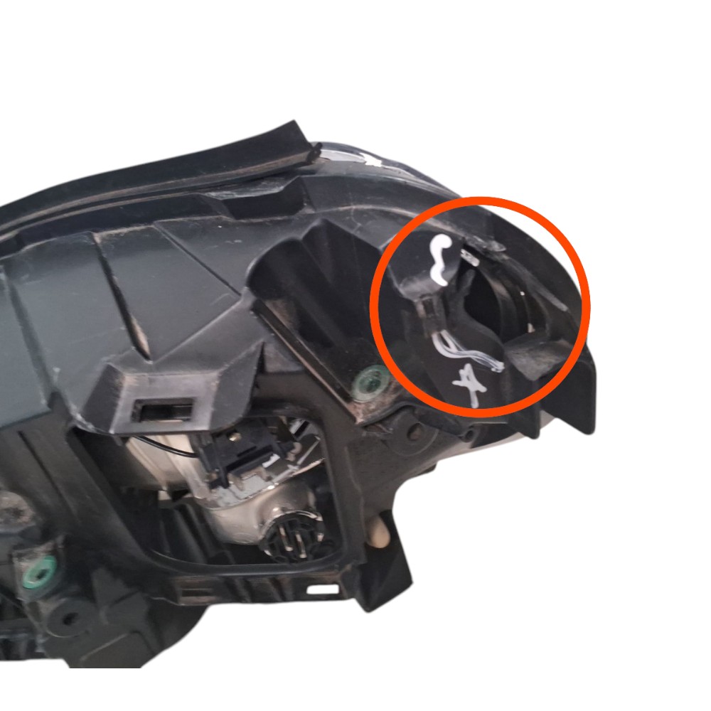 Farol Lado Direito Peugeot Expert 2018 2019 A 2022 Detalhe Direito/passageiro 3