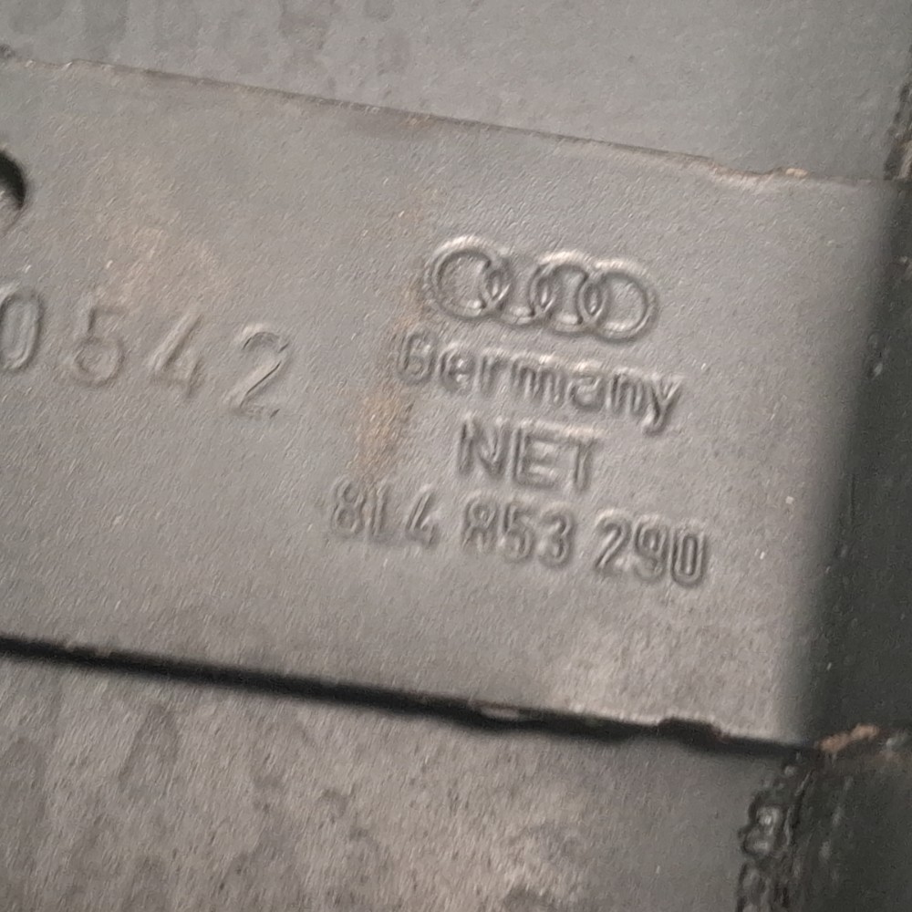 Acabamento Coluna Externa Direita Audi A3 97 98 99 2001 2006 7