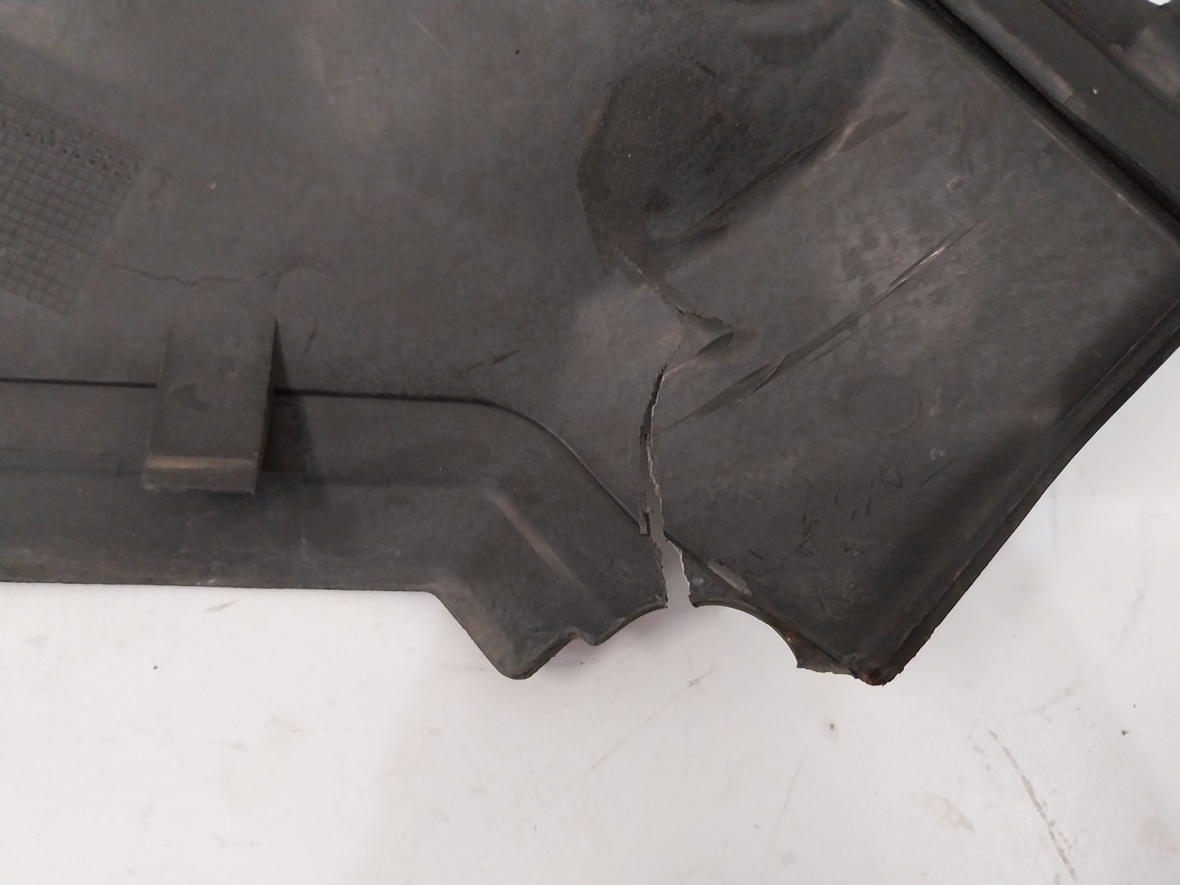 Acabamento Direito Bateria Bmw 330i 328 325 323 E46 3