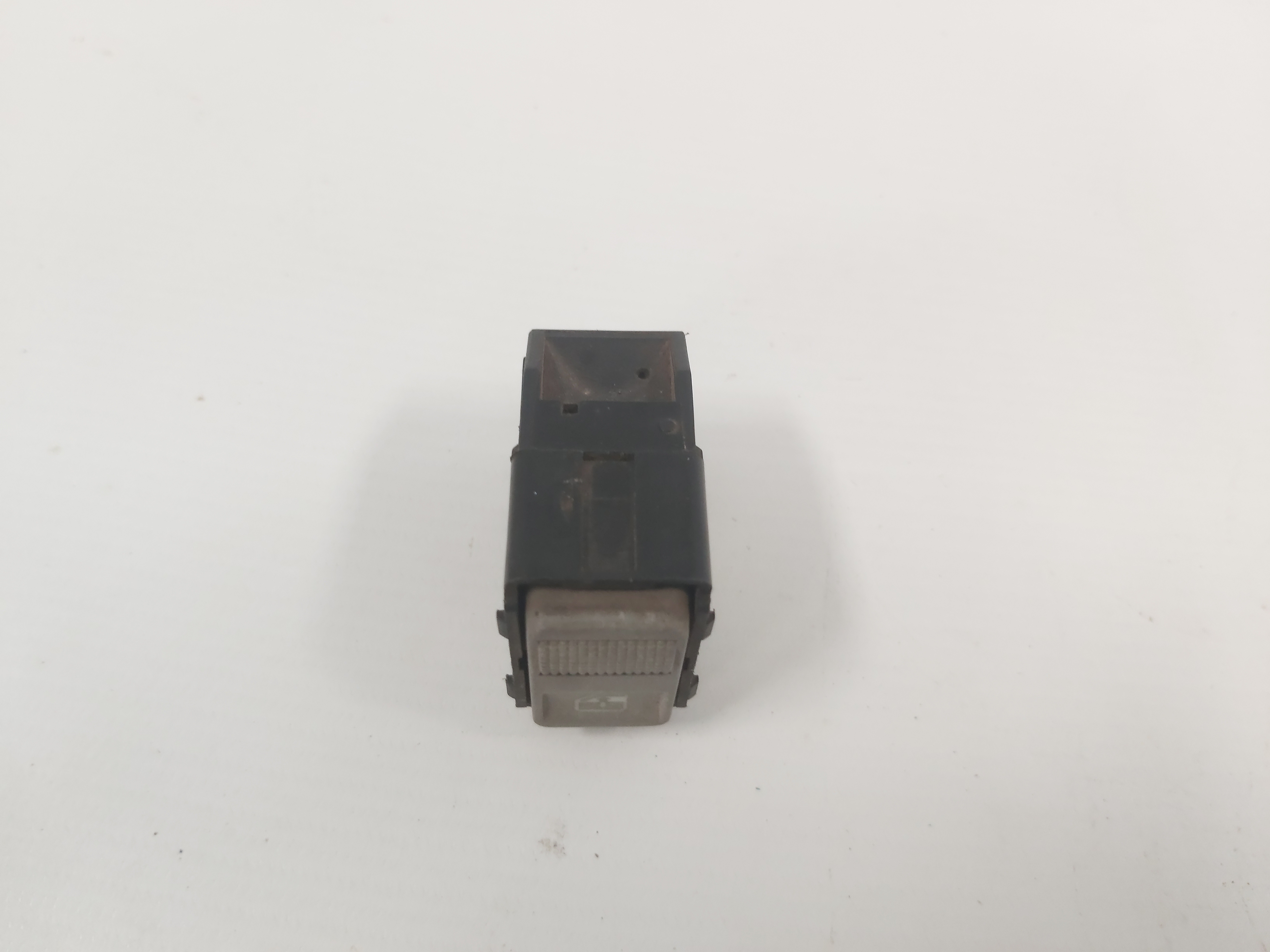 Botão Vidro Elétrico Vw Gol Parati 99 A 03 4