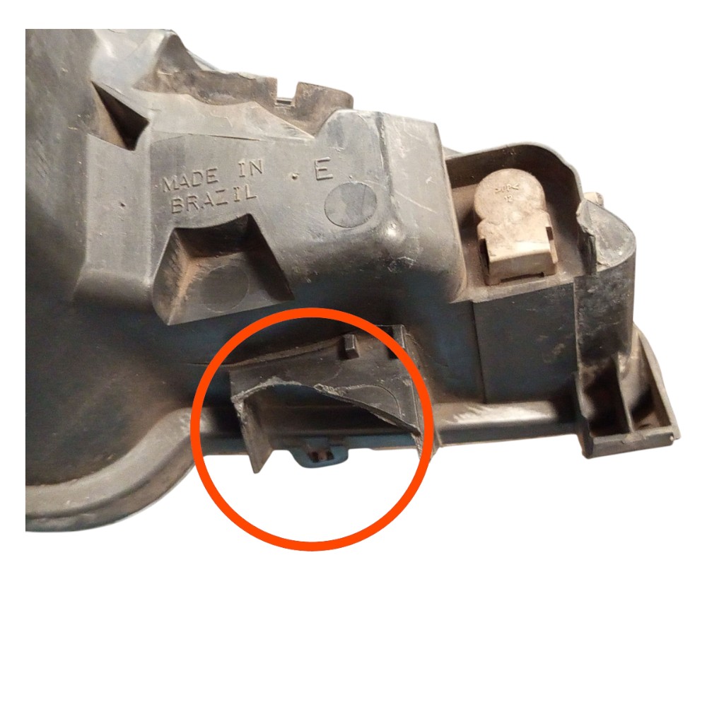 Farol Esquerdo Peugeot 206 2001 2002 2003 2004 2008 Detalhe Esquerdo/motorista 3