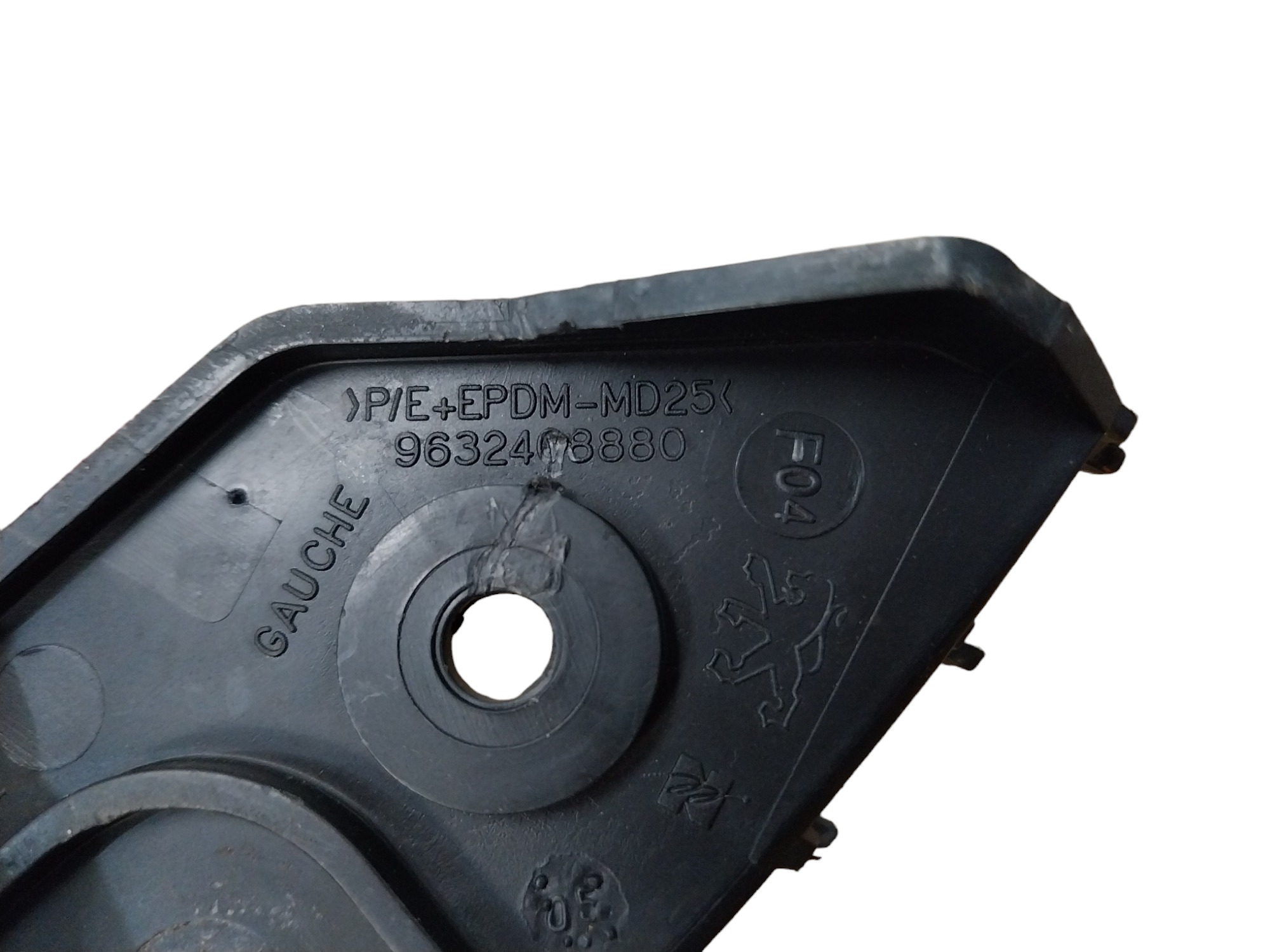 Acabamento Moldura Dobradiça Porta Malas Peugeot 206 207 4