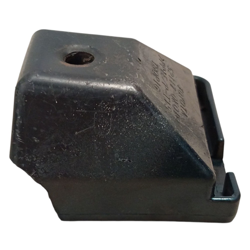Base Parachoque Dianteiro Direito Hilux 2005 2006 2007 2012 4