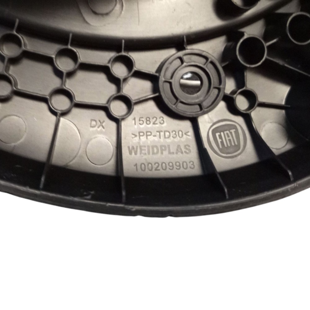 Moldura Superior Caçamba Fiat Strada Lado Direito 2014  2018 3