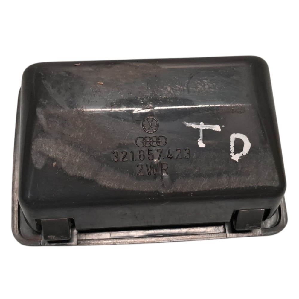 Cinzeiro Lateral Traseiro Direito Santana 91 96 99 2000 2006 4