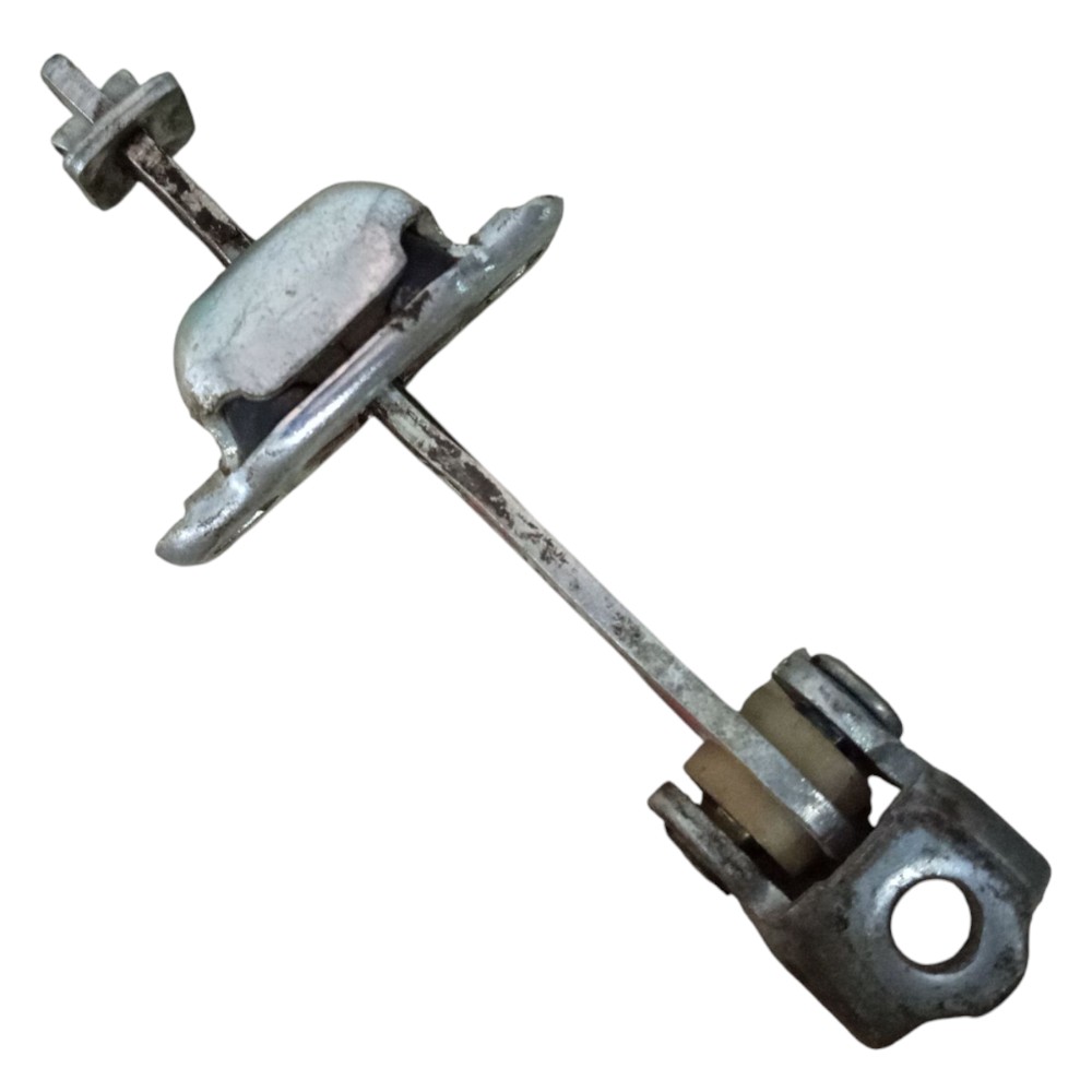 Limitador Porta Dianteira Direita Celta 2001 2006 2008 2010 2