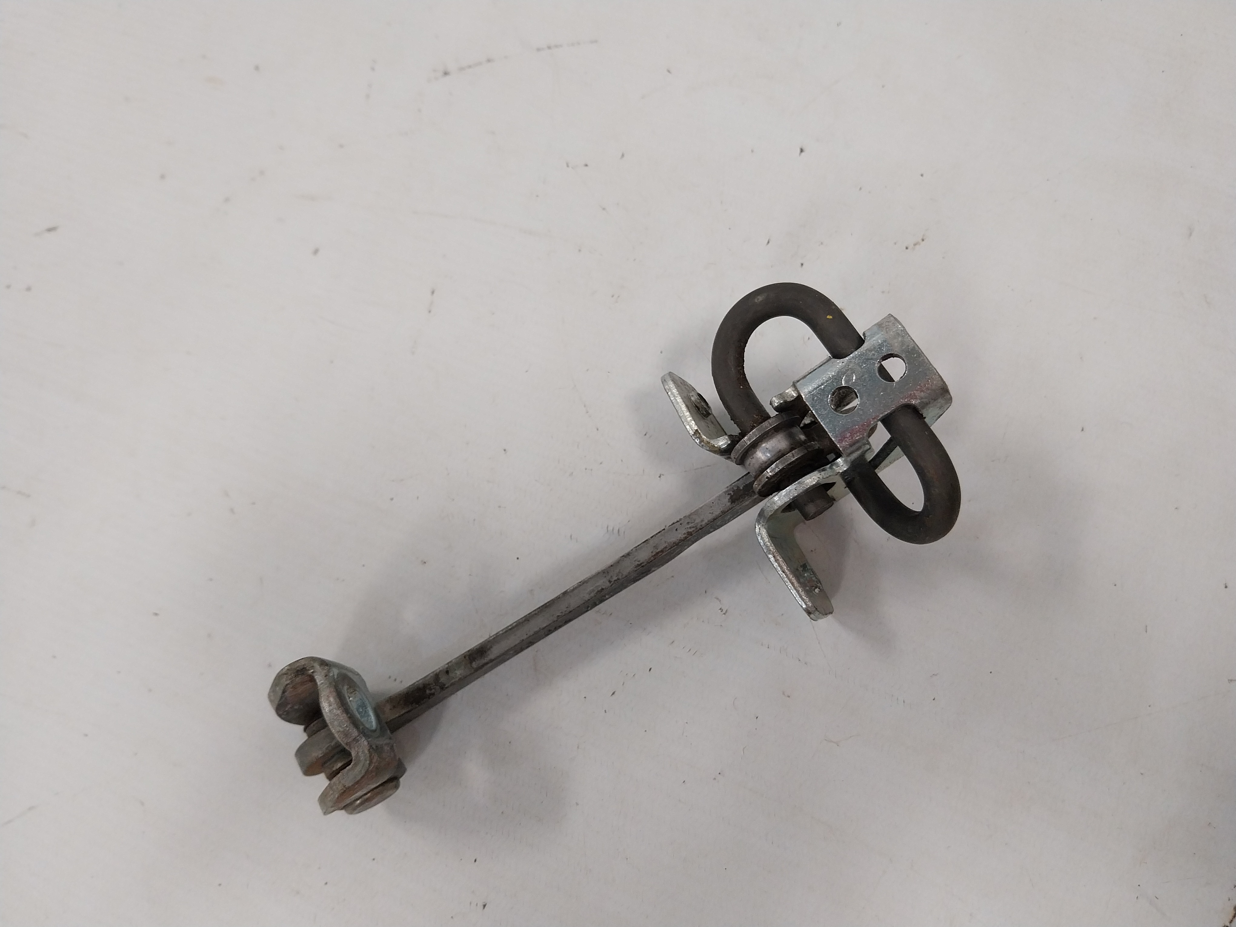 Limitador Porta Traseira Esquerda Astra 99 2000 2005 2011