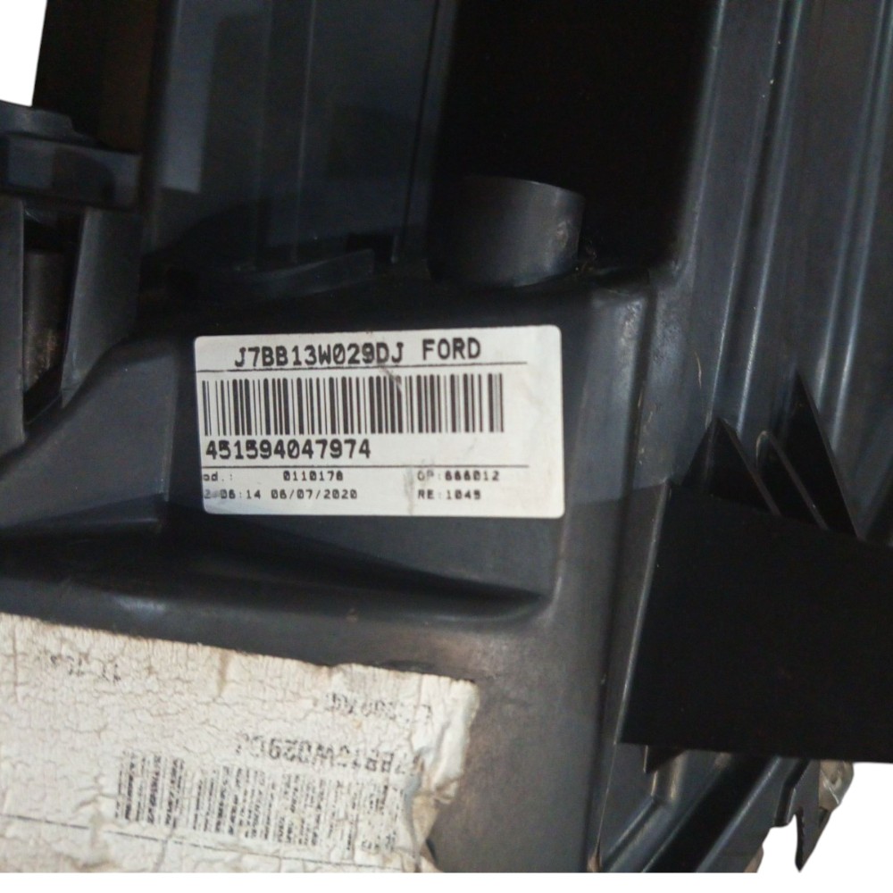 Farol Direito Ford Ka 2017 2018 2019 2020 2021 2022 Detalhe  – Direito/passageiro 6