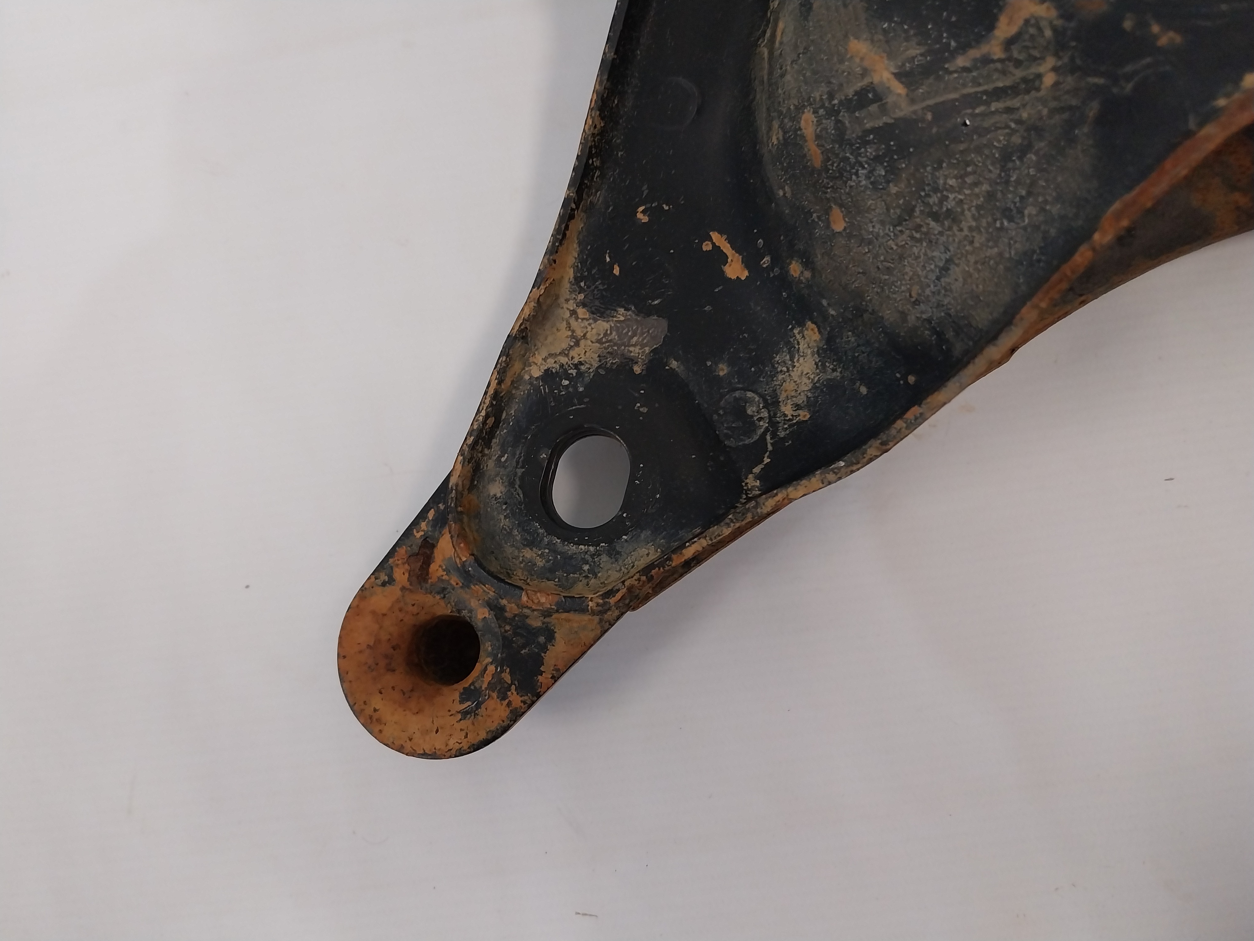 Suporte Bandeja Esquerda Ford Ka 99 2000 2001 2002 2003 3