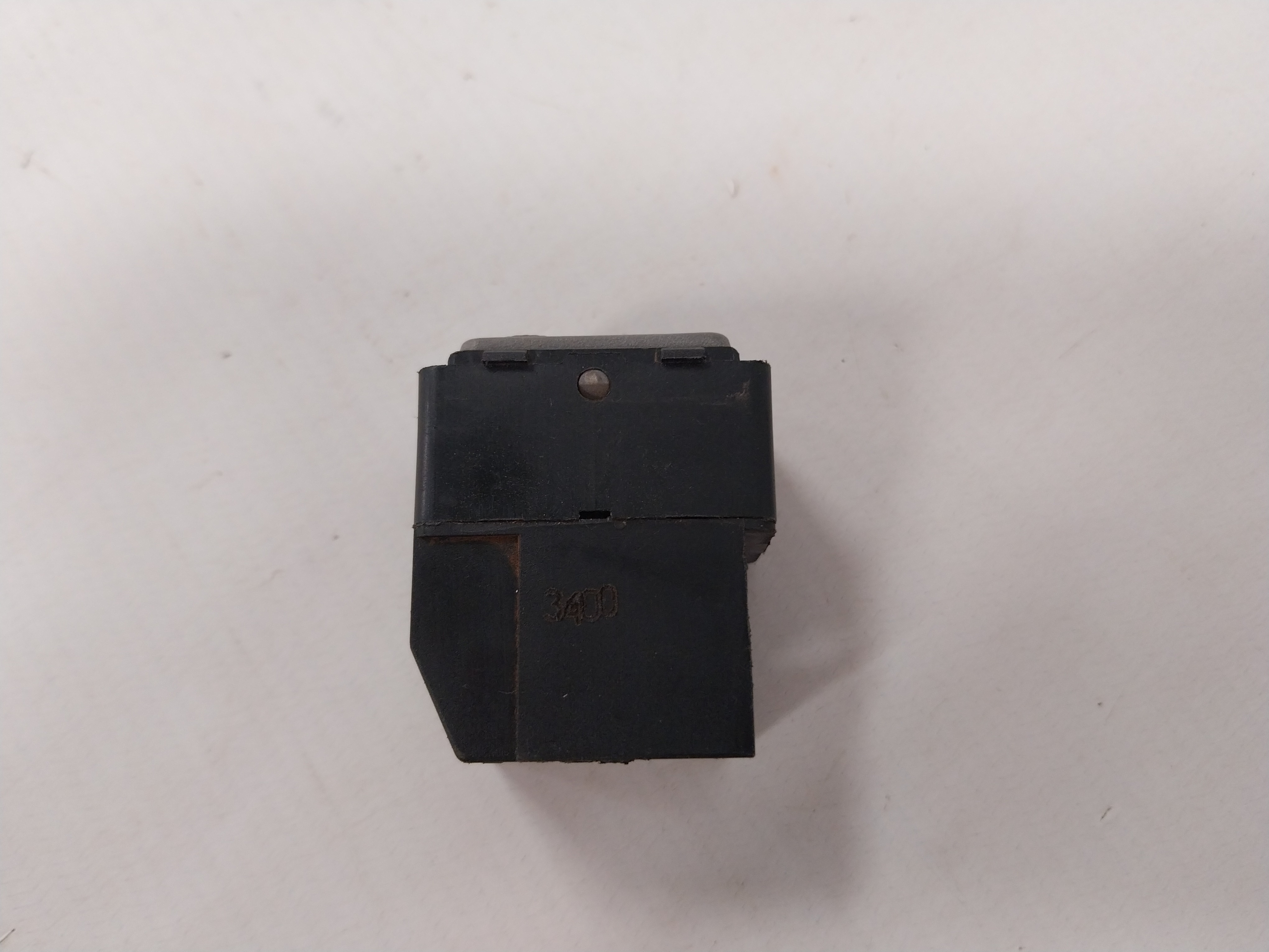 Botão Vidro Elétrico Traseiro Direito Gol Parati G3 98 A 06 2