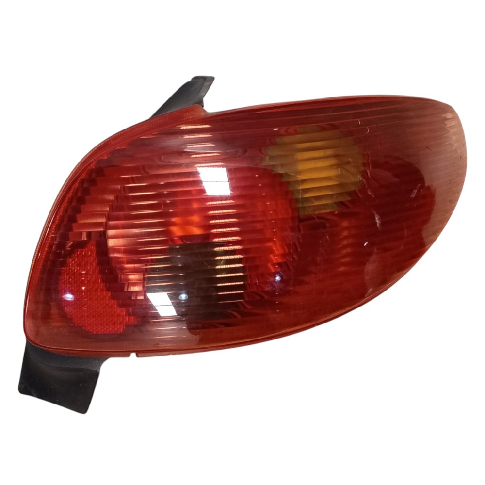 Lanterna Traseira Direita Peugeot 206 2001 2002 2008 Detalhe Direito/passageiro Vermelho 2